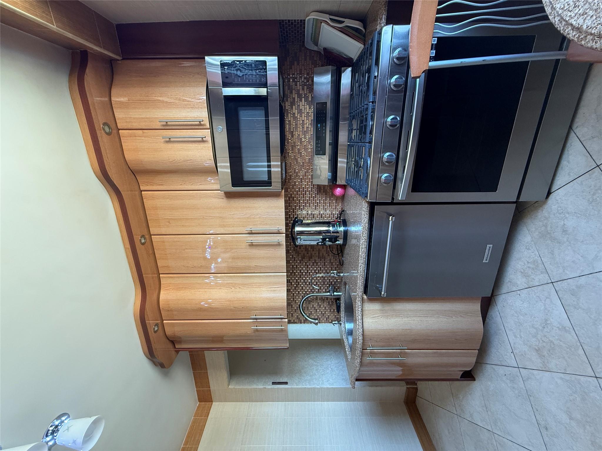61-20 Grand Central Parkway, Unit C 905 photo 20