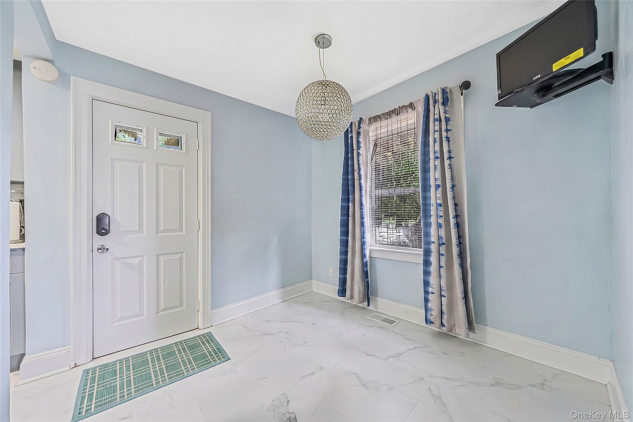 695 Front Street – For Sale photo 11