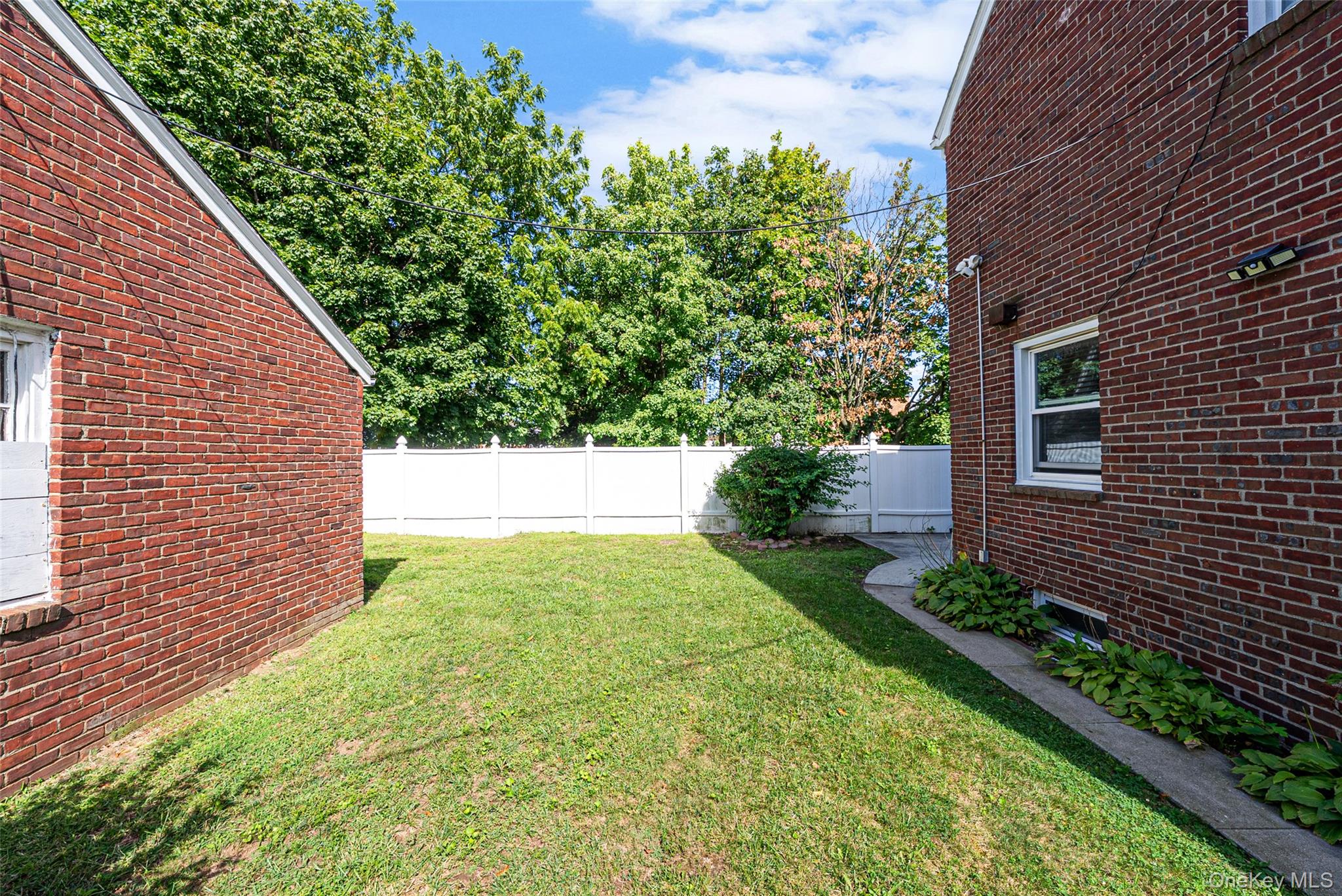 695 Front Street – For Sale photo 9