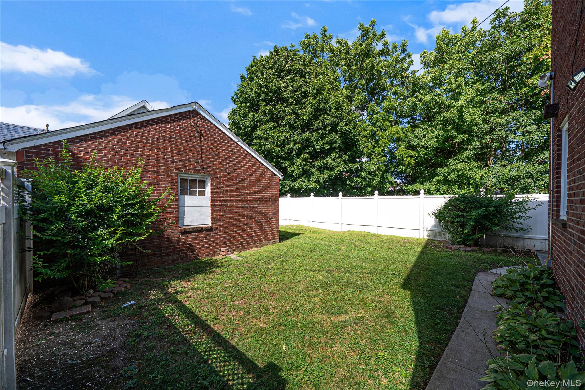 695 Front Street – For Sale photo 7