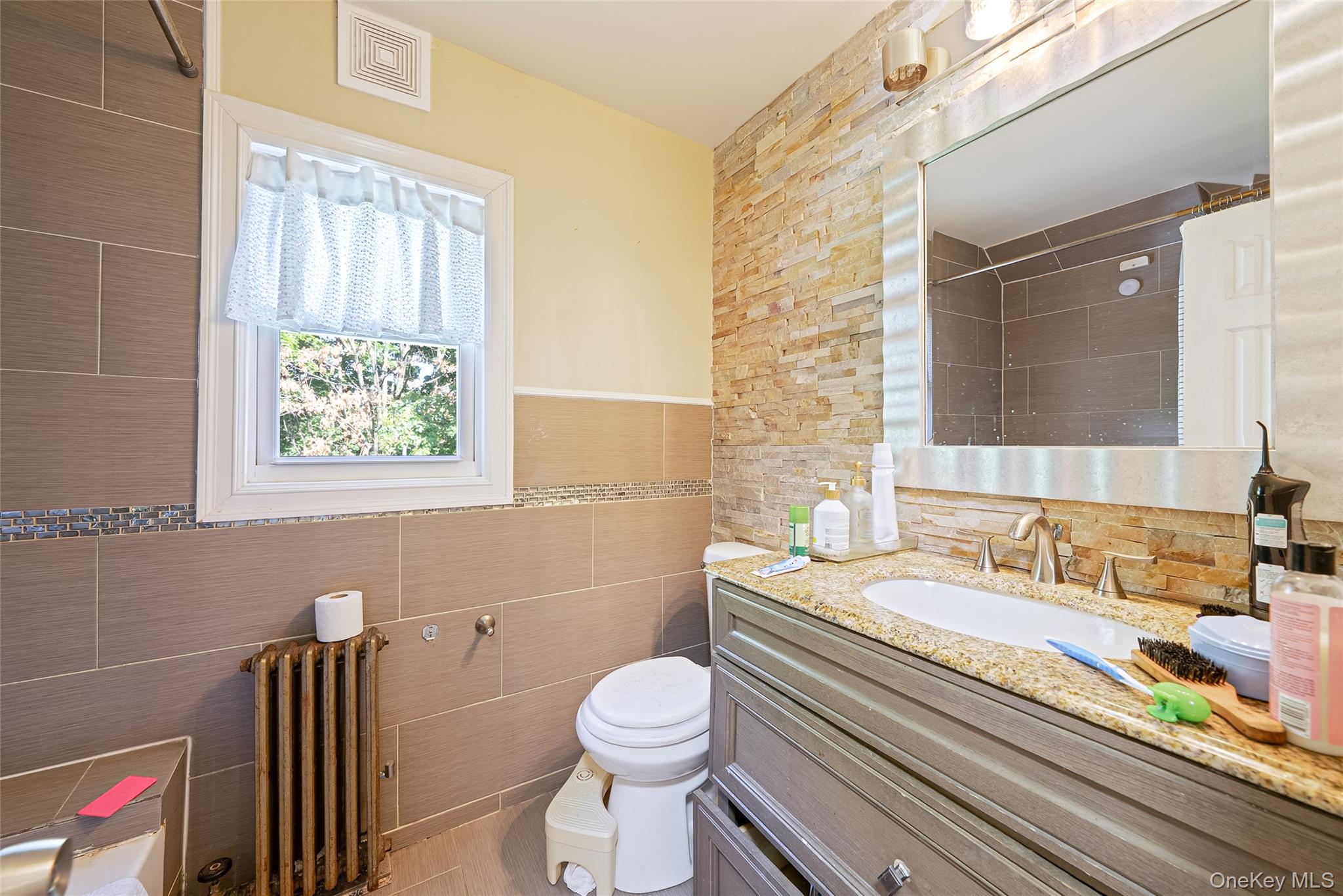 695 Front Street – For Sale photo 29
