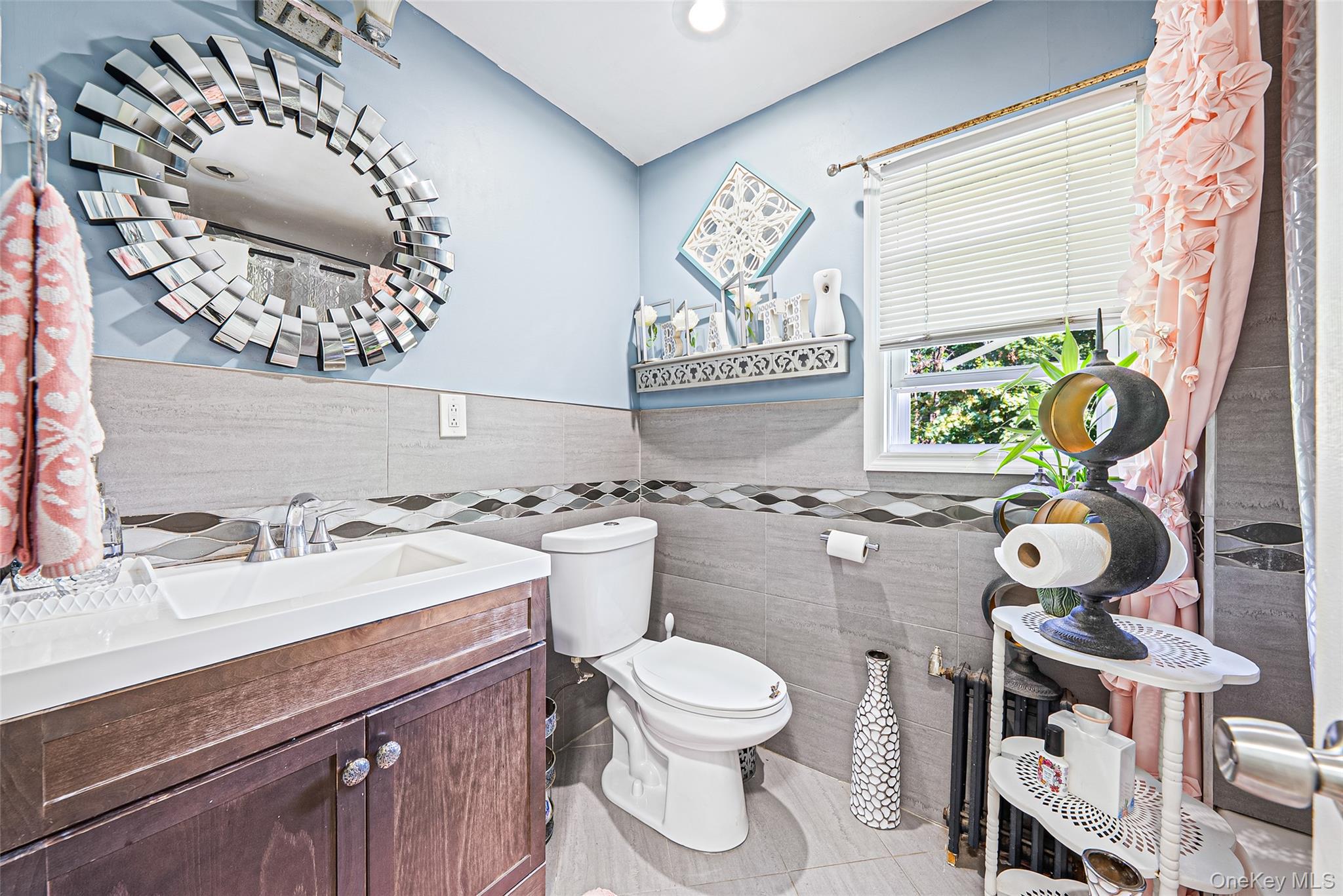 695 Front Street – For Sale photo 16