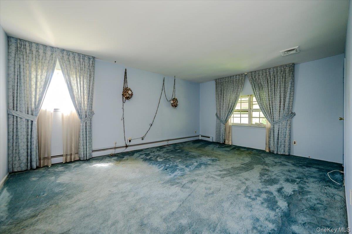 44 E Half Hollow Road – For Sale photo 20