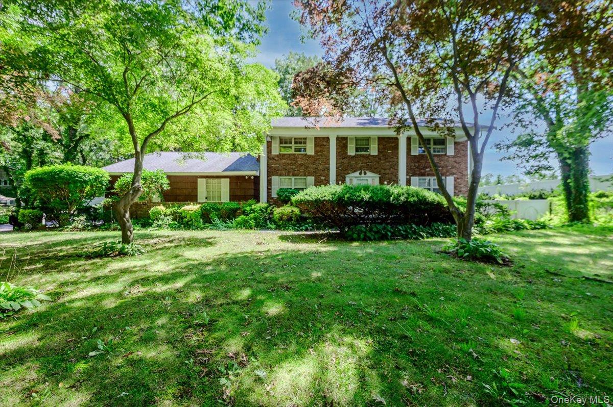44 E Half Hollow Road – For Sale