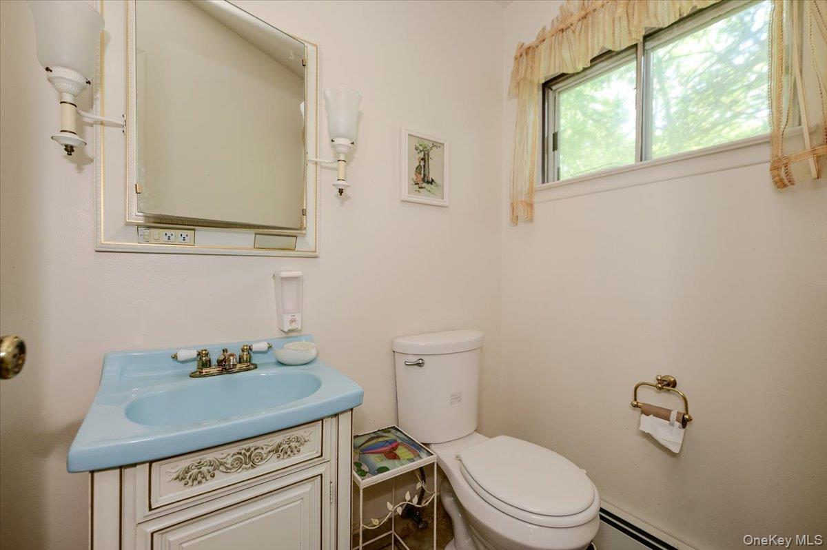 44 E Half Hollow Road – For Sale photo 17