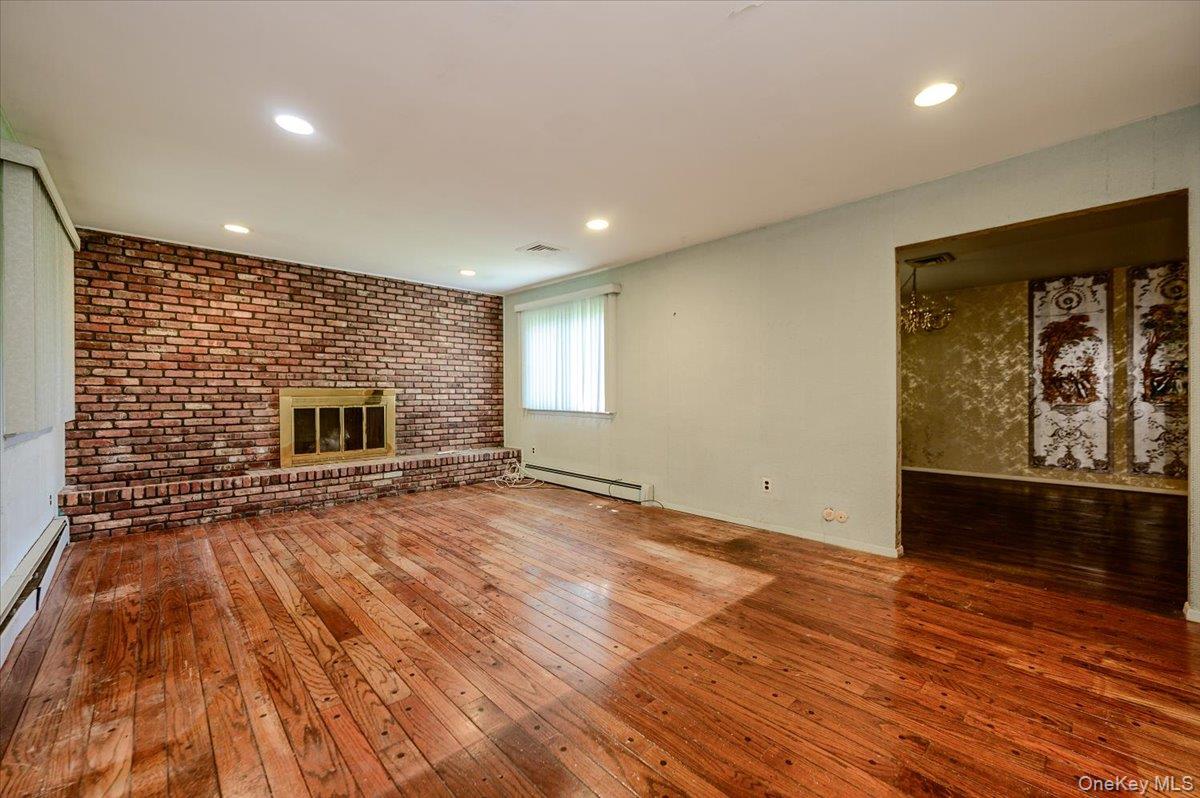 44 E Half Hollow Road – For Sale photo 16