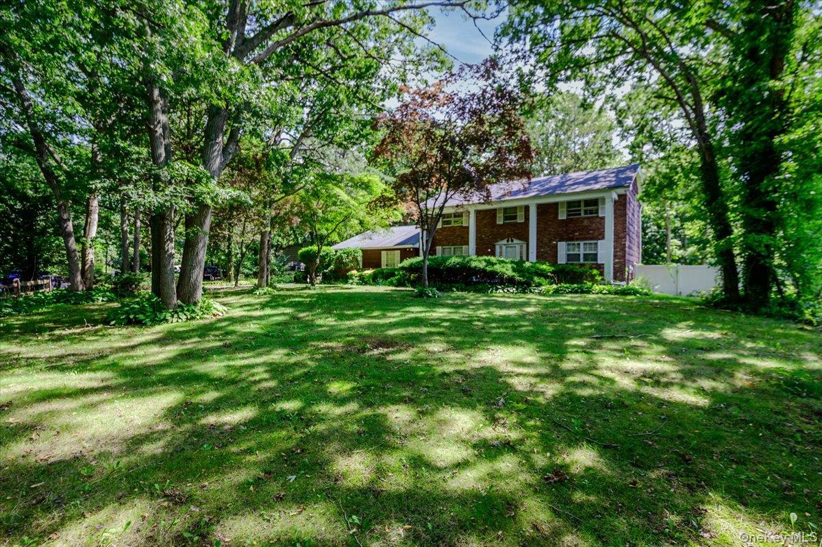 44 E Half Hollow Road – For Sale photo 3