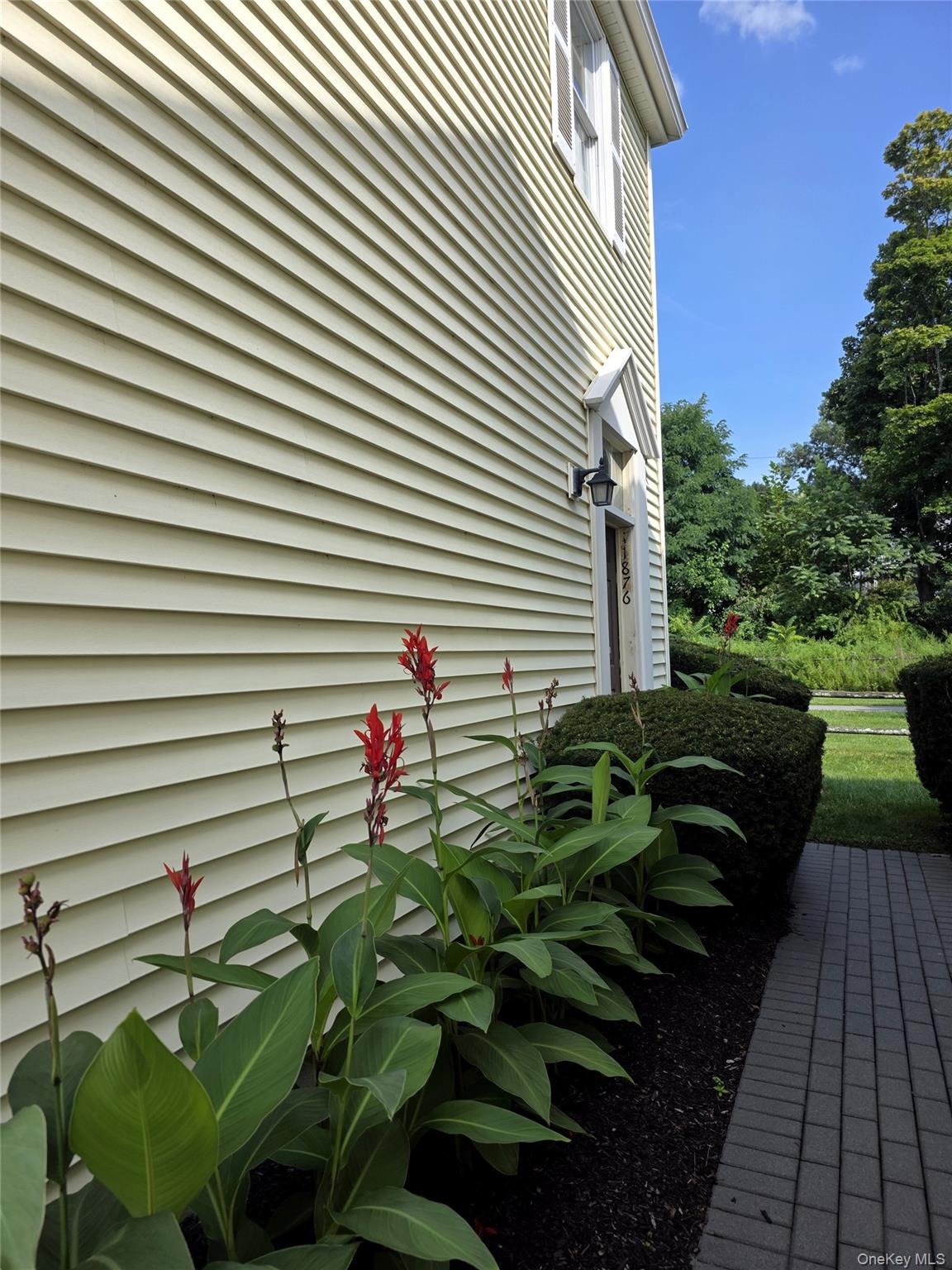 1876 Commerce Street – For Sale photo 2