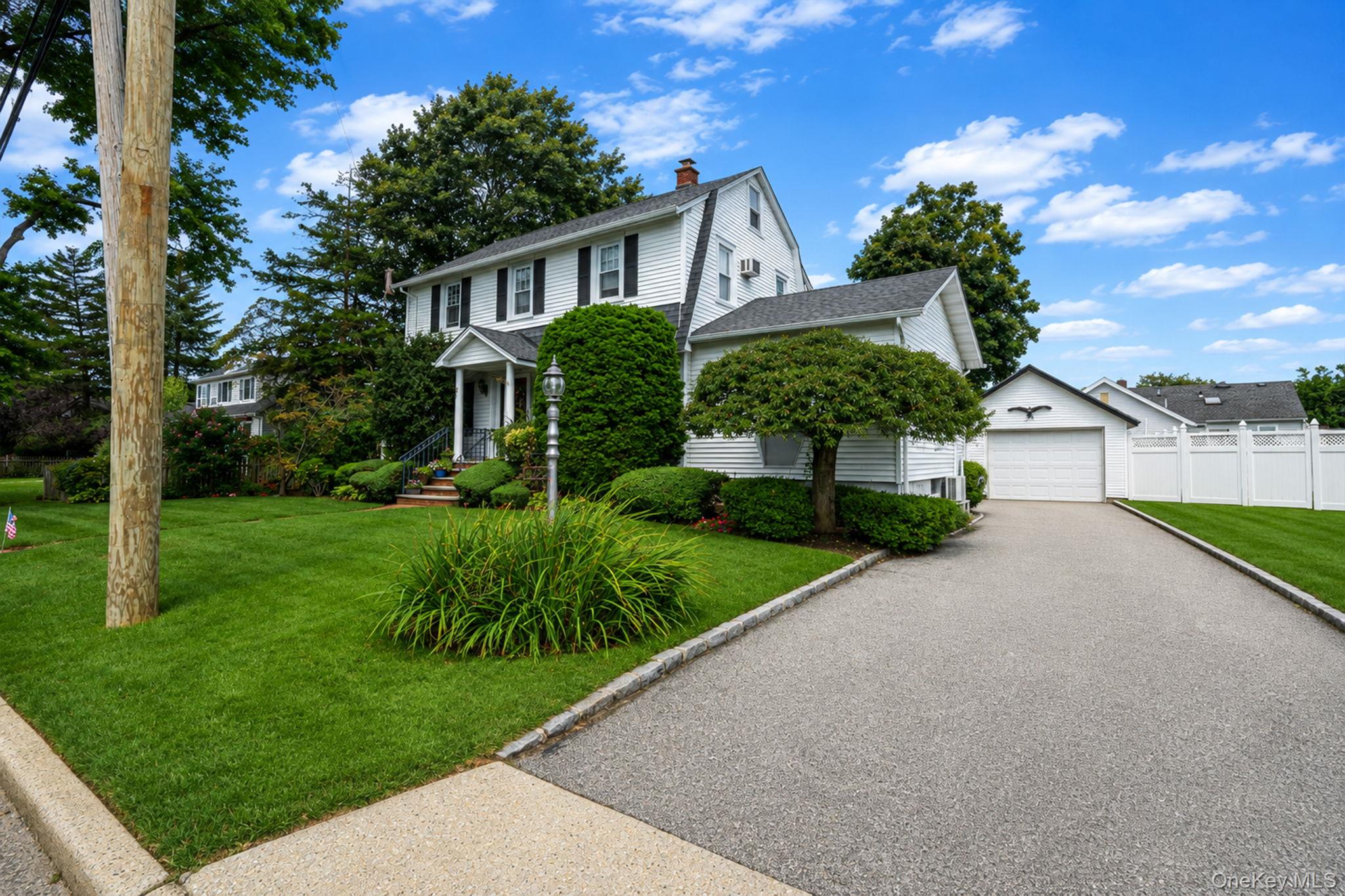 57 Caroline Street – For Sale photo 2