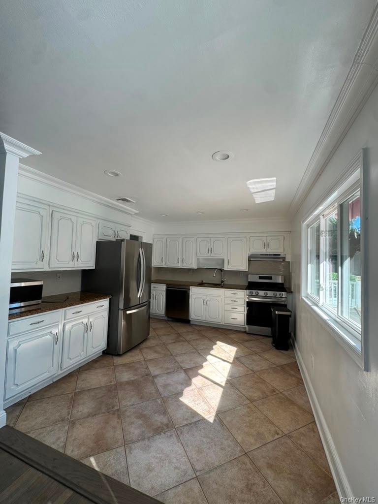 10 Dartmouth Drive – For Rent photo 2
