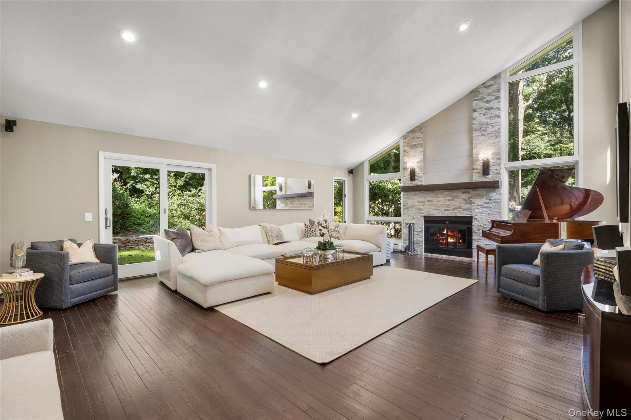26 Cecilia Lane – For Sale photo 15