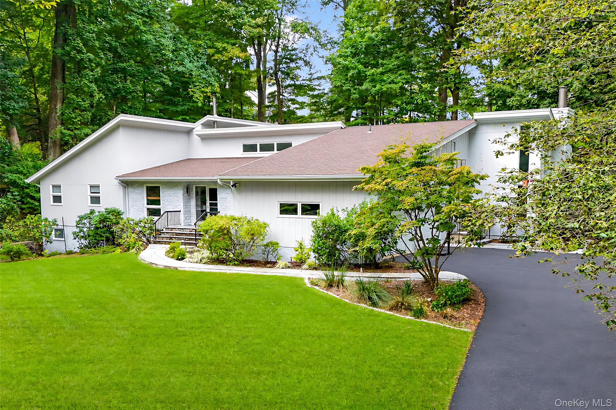 26 Cecilia Lane – For Sale photo 2