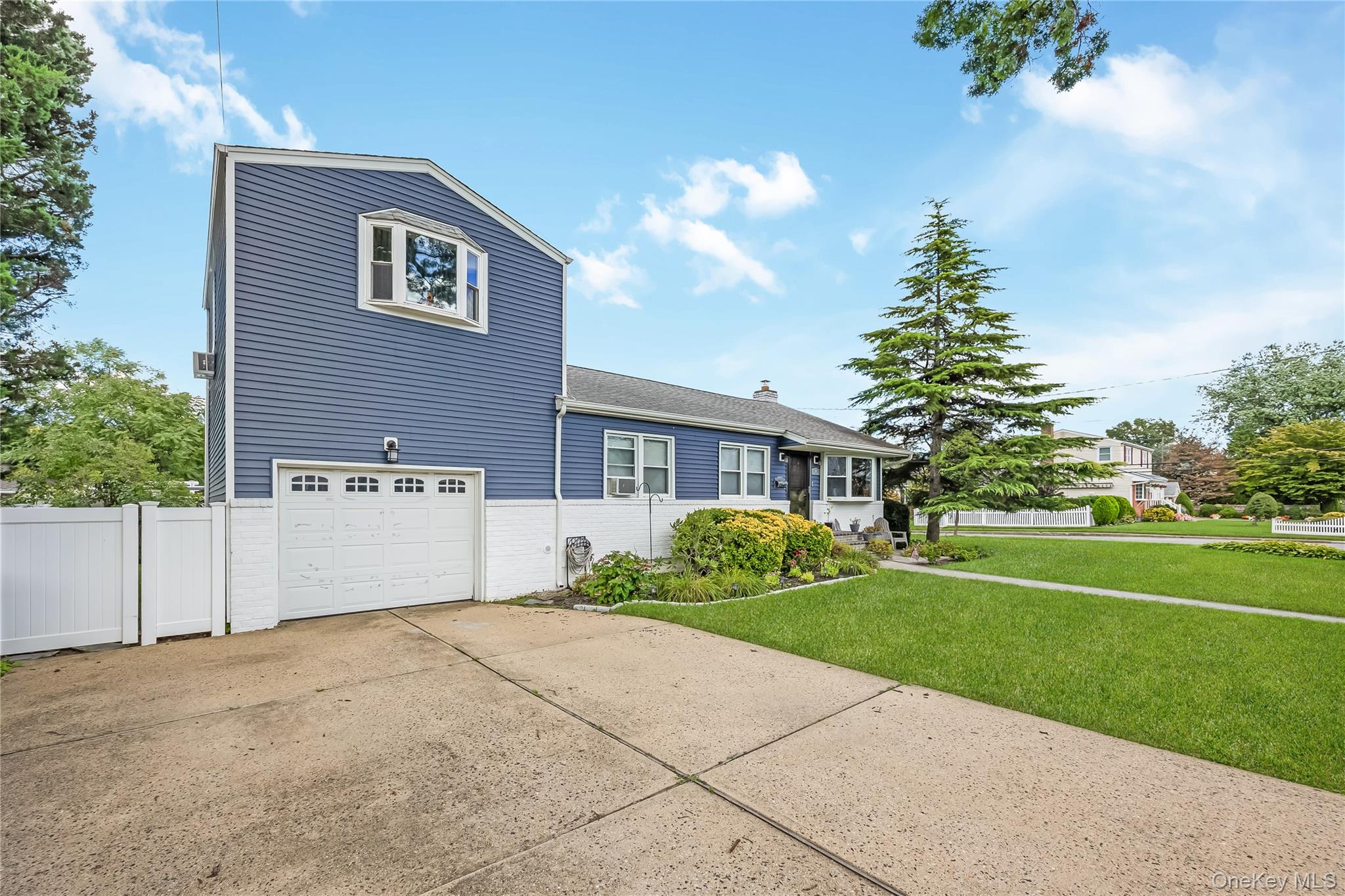 108 Woods Avenue – For Sale photo 2