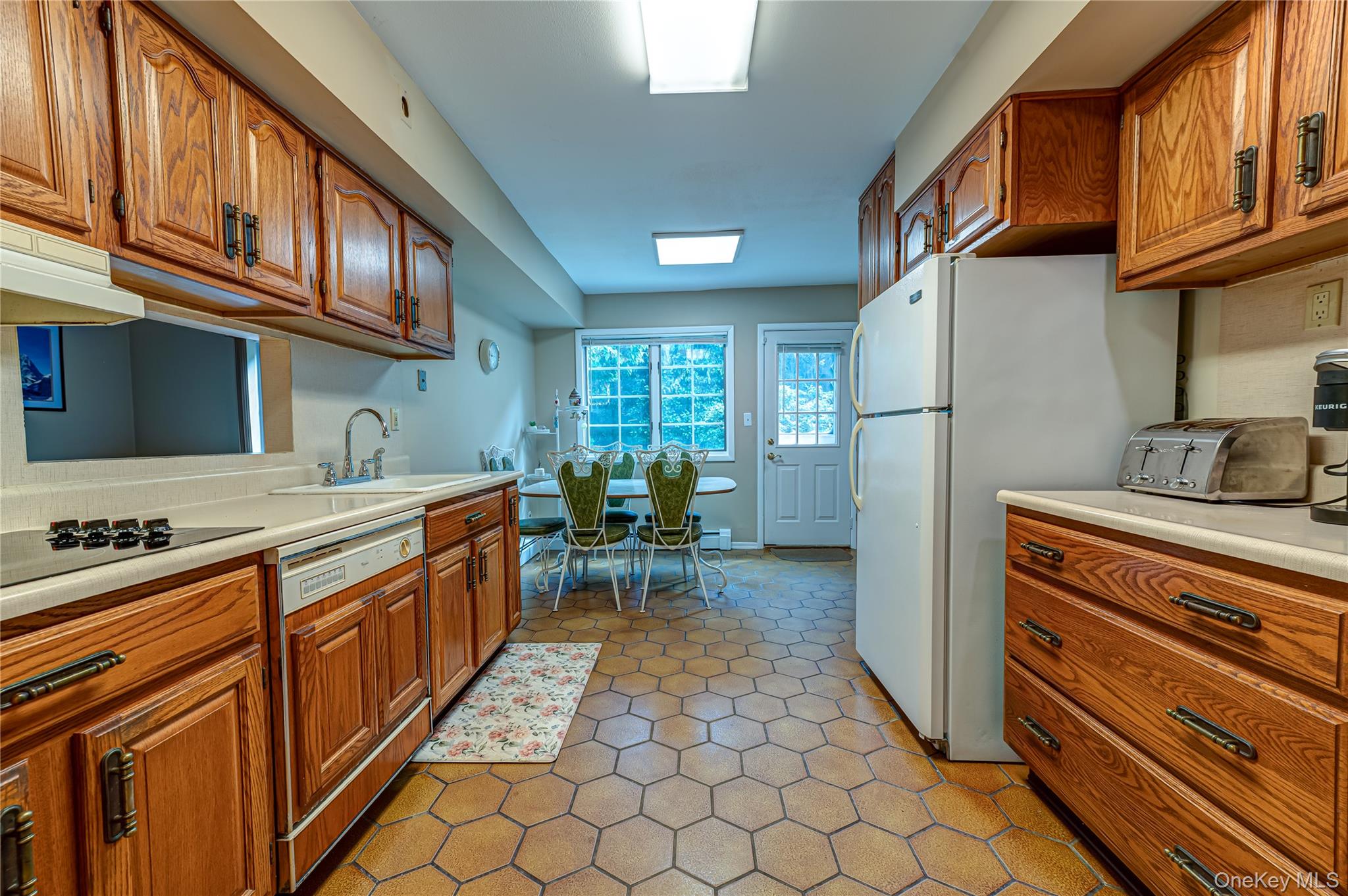 8 Salisbury Drive N – For Sale photo 12