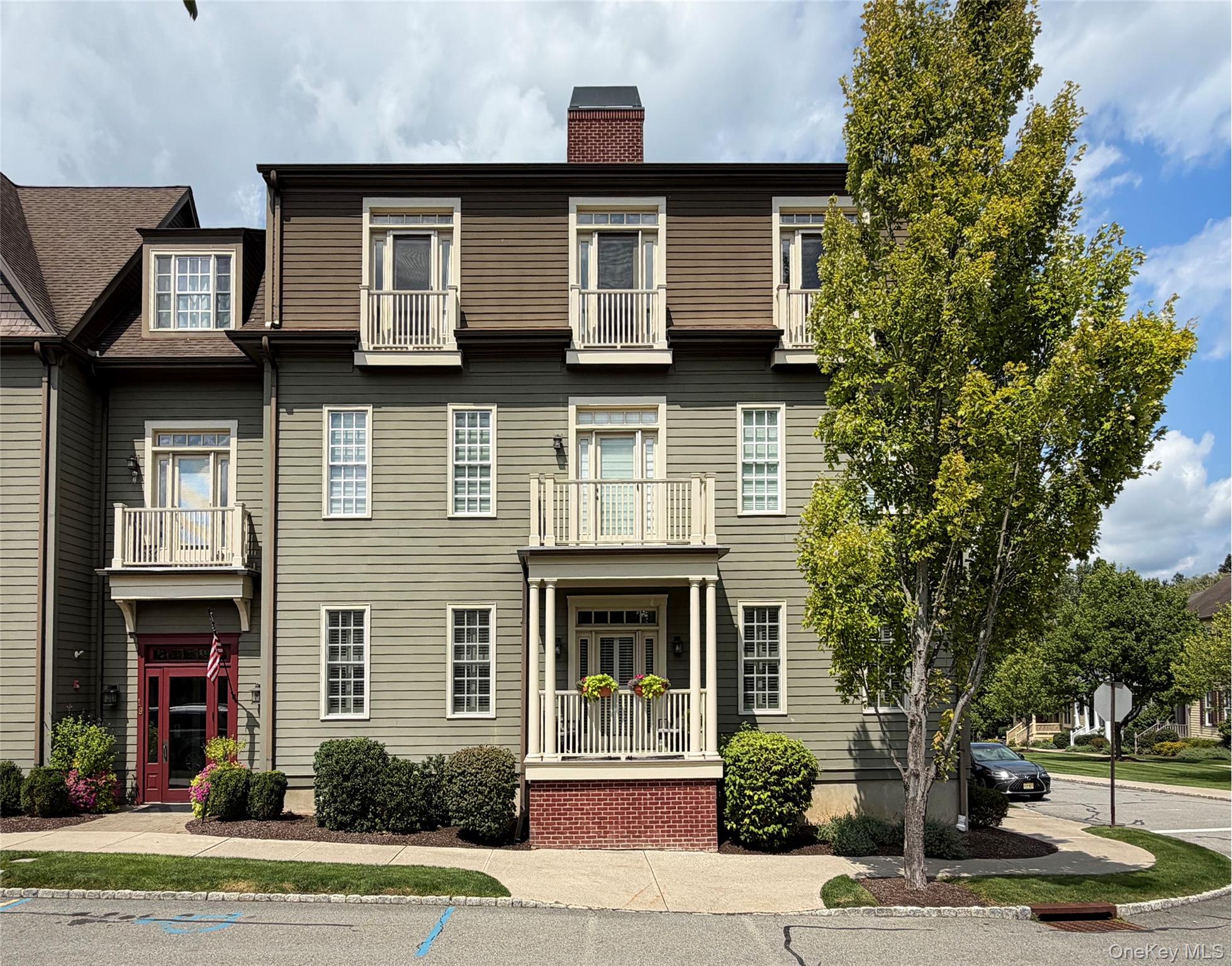 19 Cropsey St Unit 1D Cropsey Street, Unit 1 D
