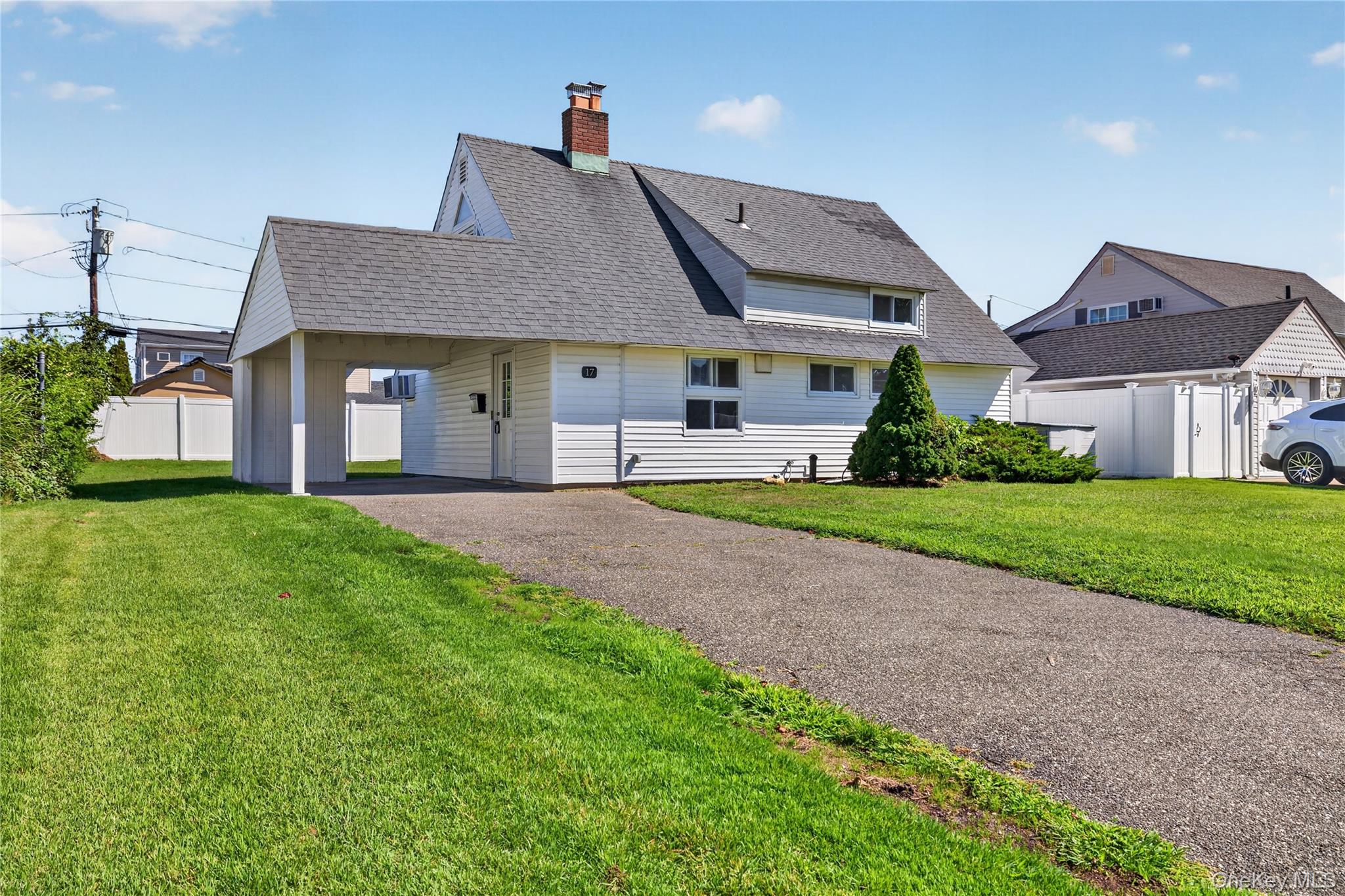 17 Berry Lane – For Sale photo 2