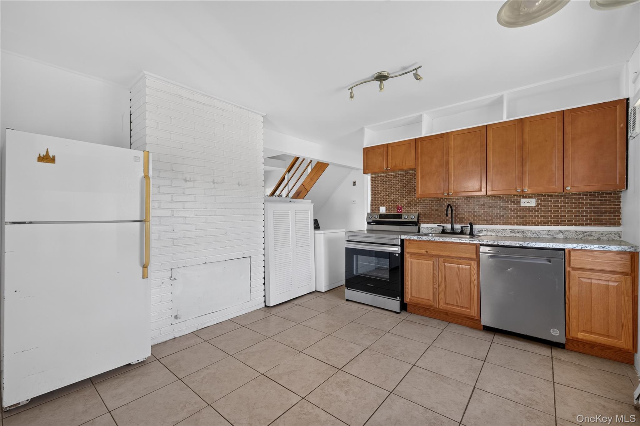 17 Berry Lane – For Sale photo 10