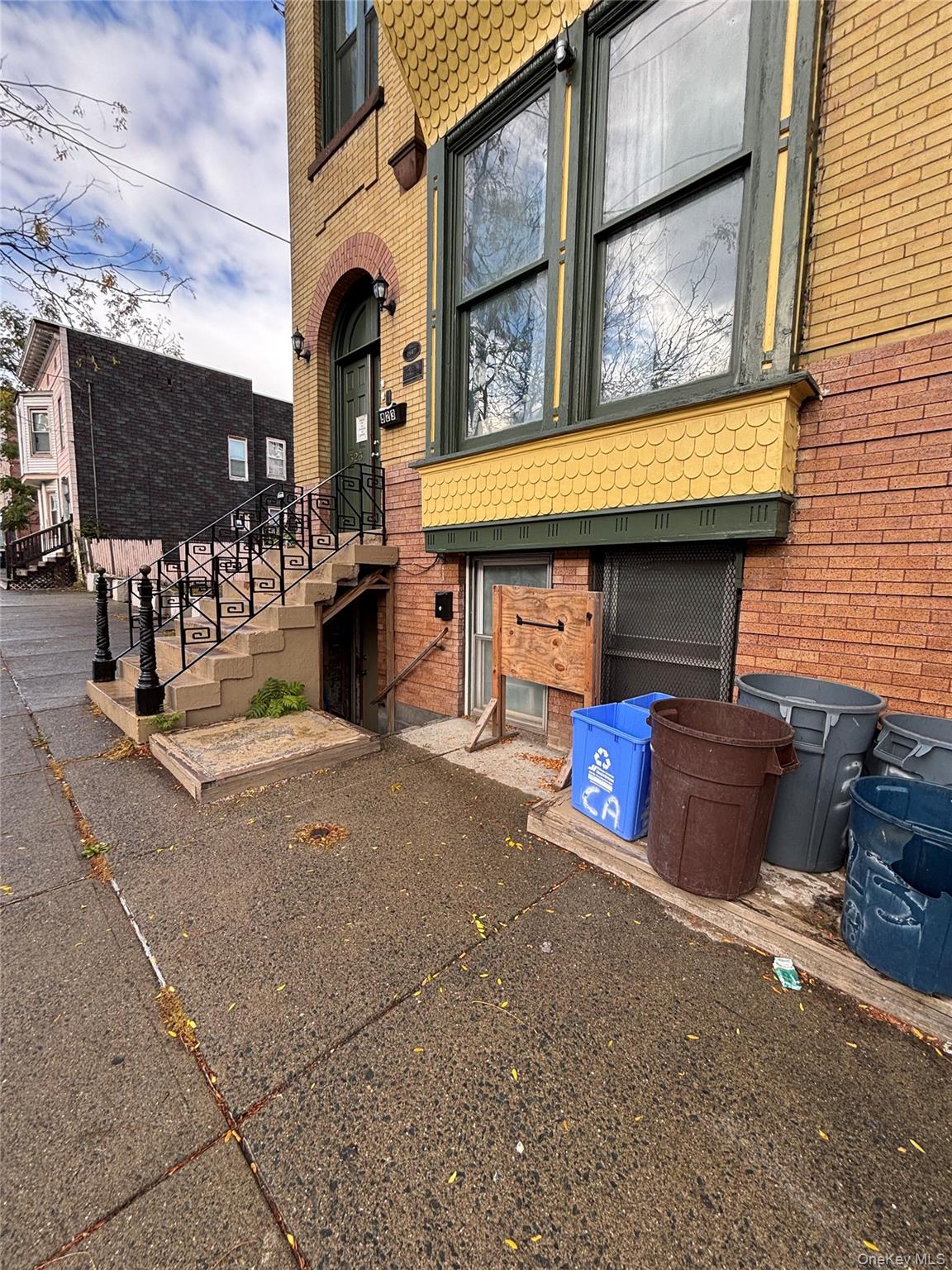323 Clinton Avenue – For Sale photo 3