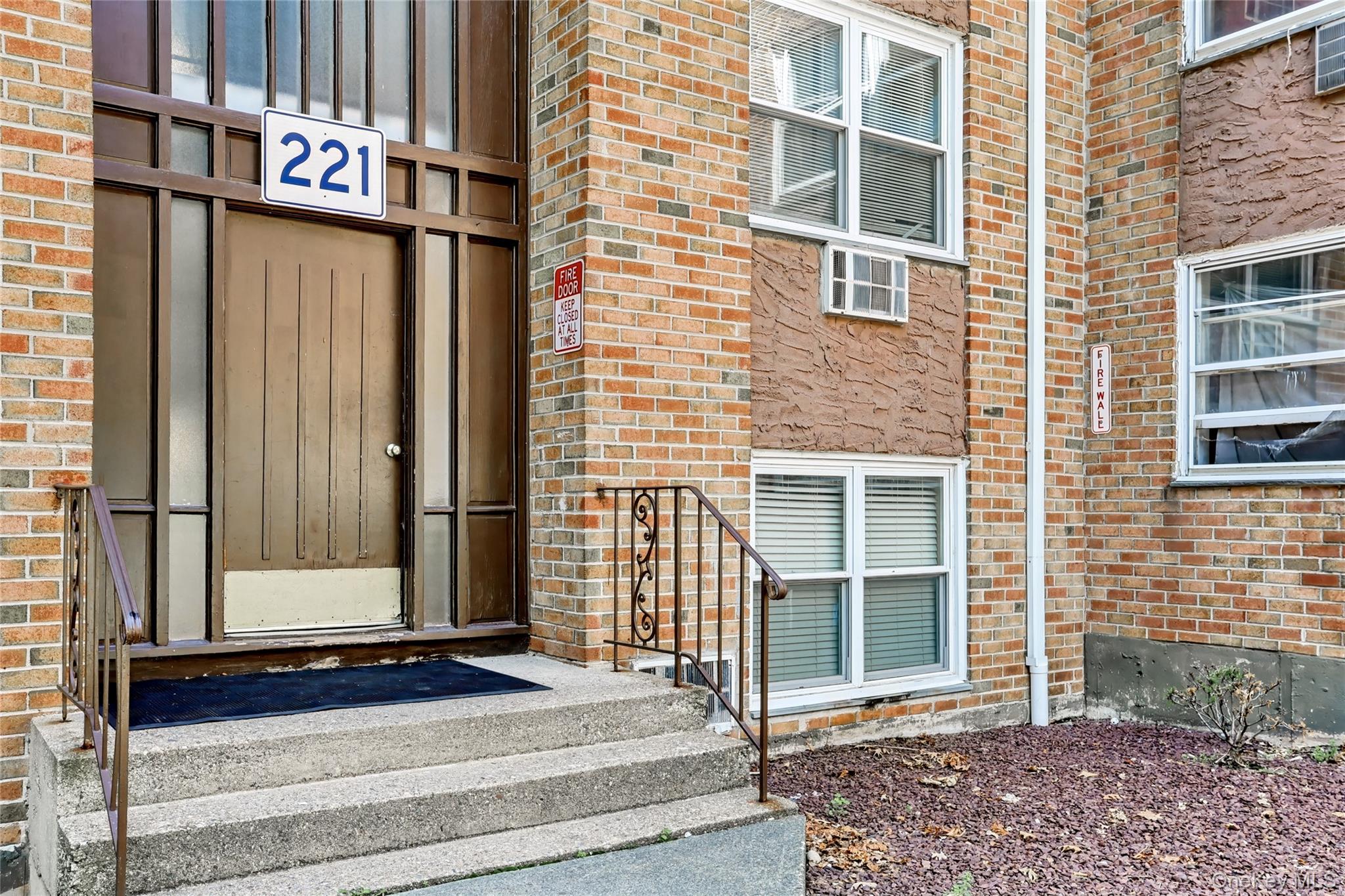 221 Kearsing Parkway, Unit E photo 3