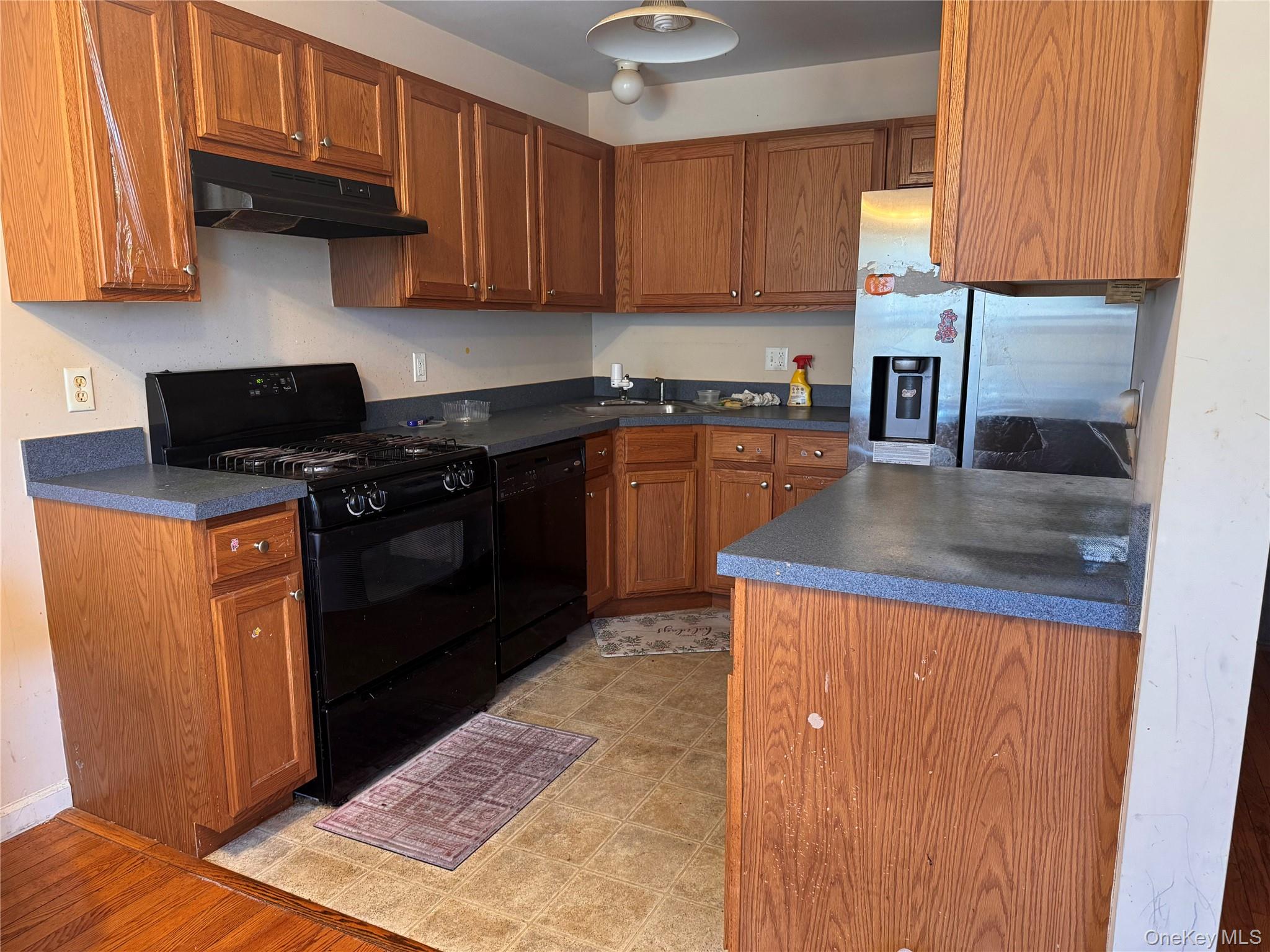 35 Lexington Way – For Sale