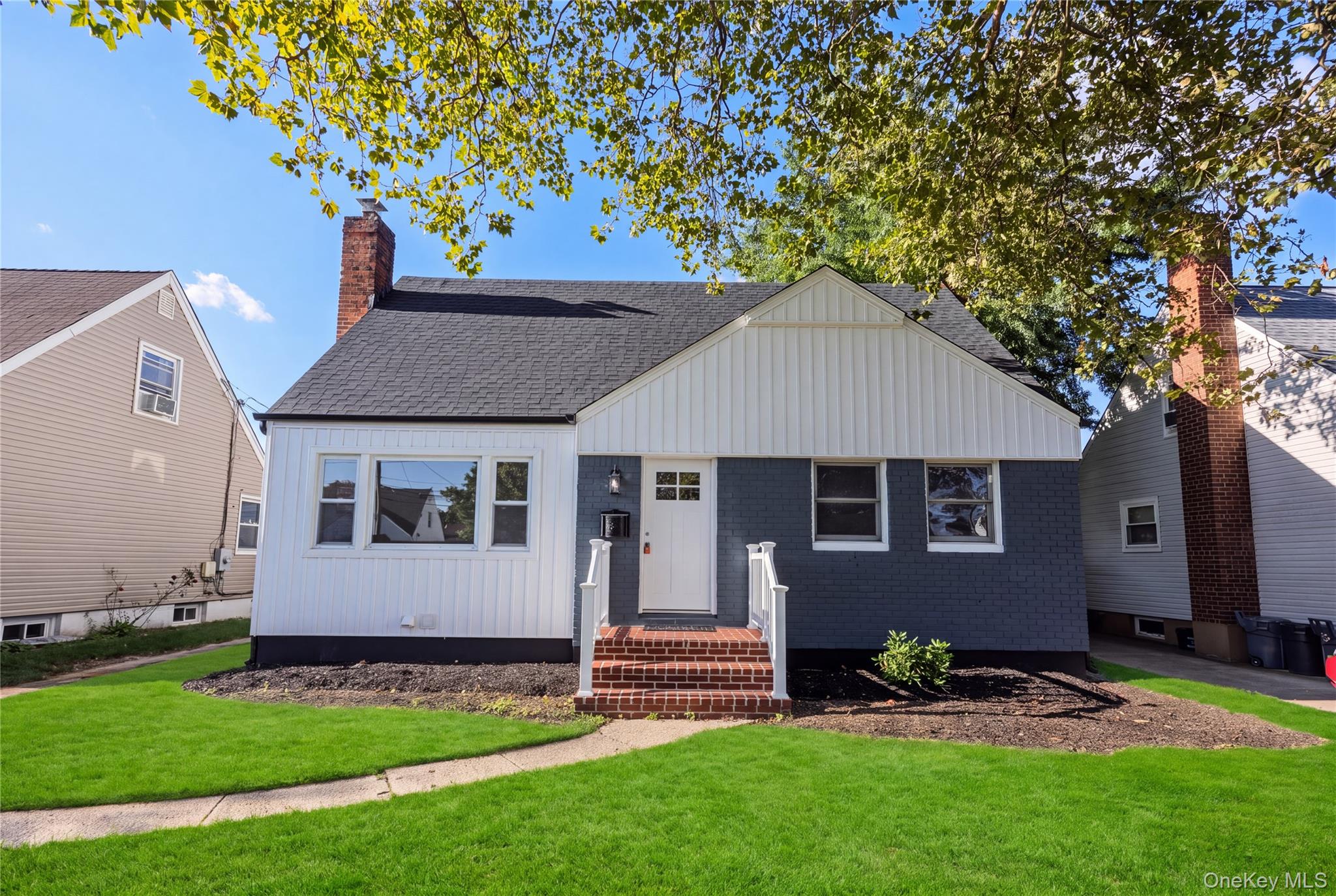 843 Jerusalem Avenue – For Sale