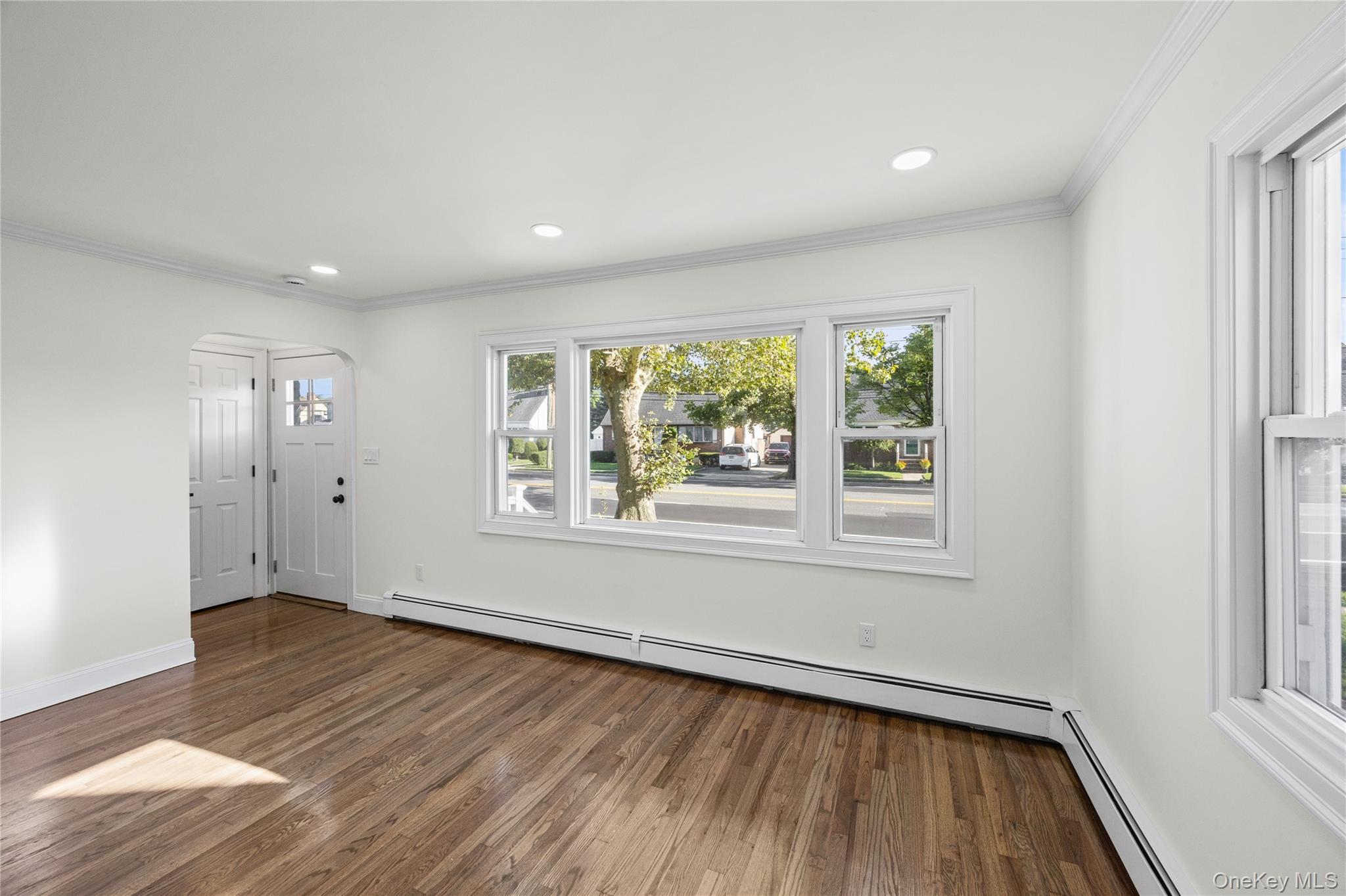 843 Jerusalem Avenue – For Sale photo 5