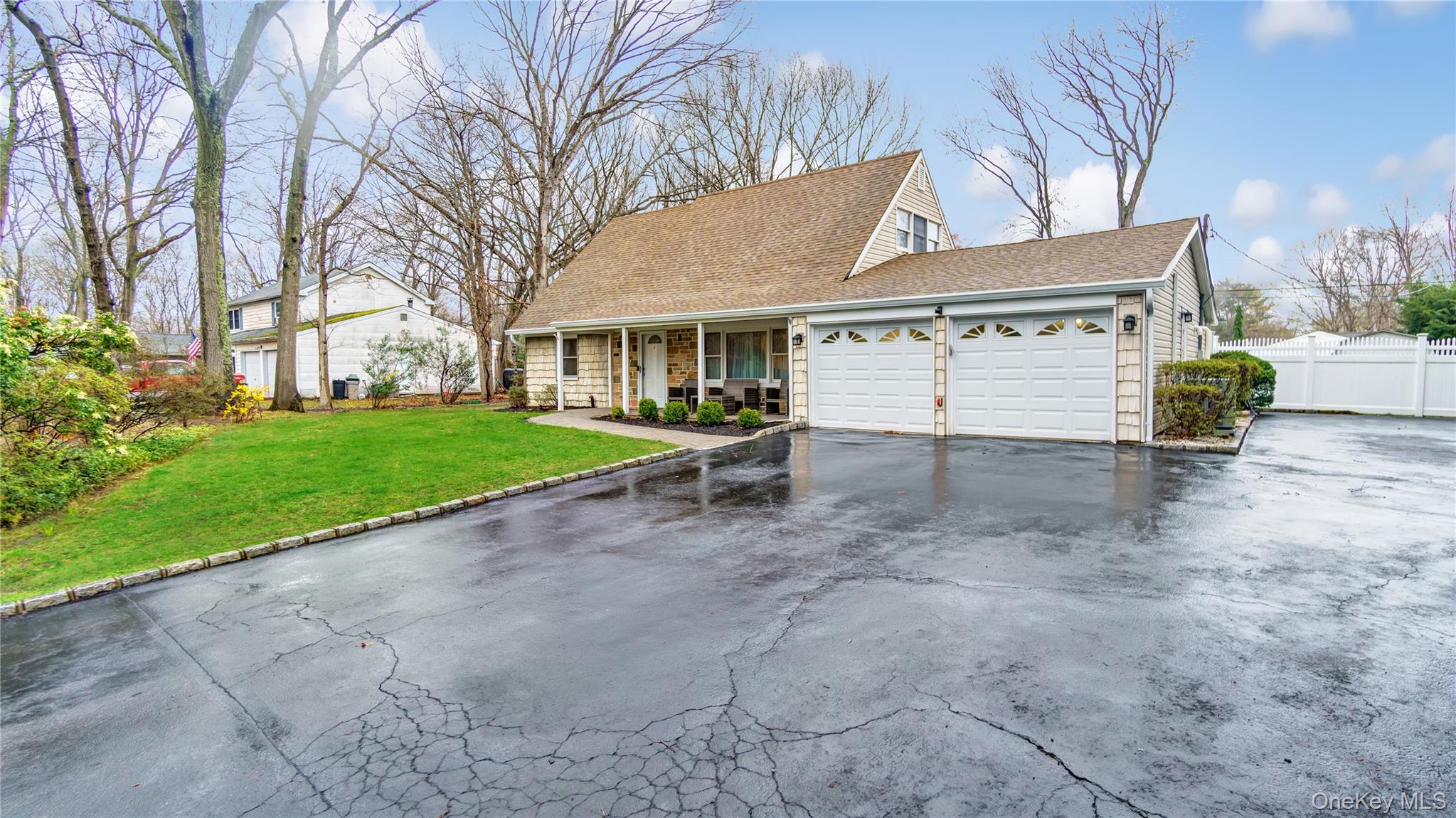 33 Spencer Lane – For Sale photo 2