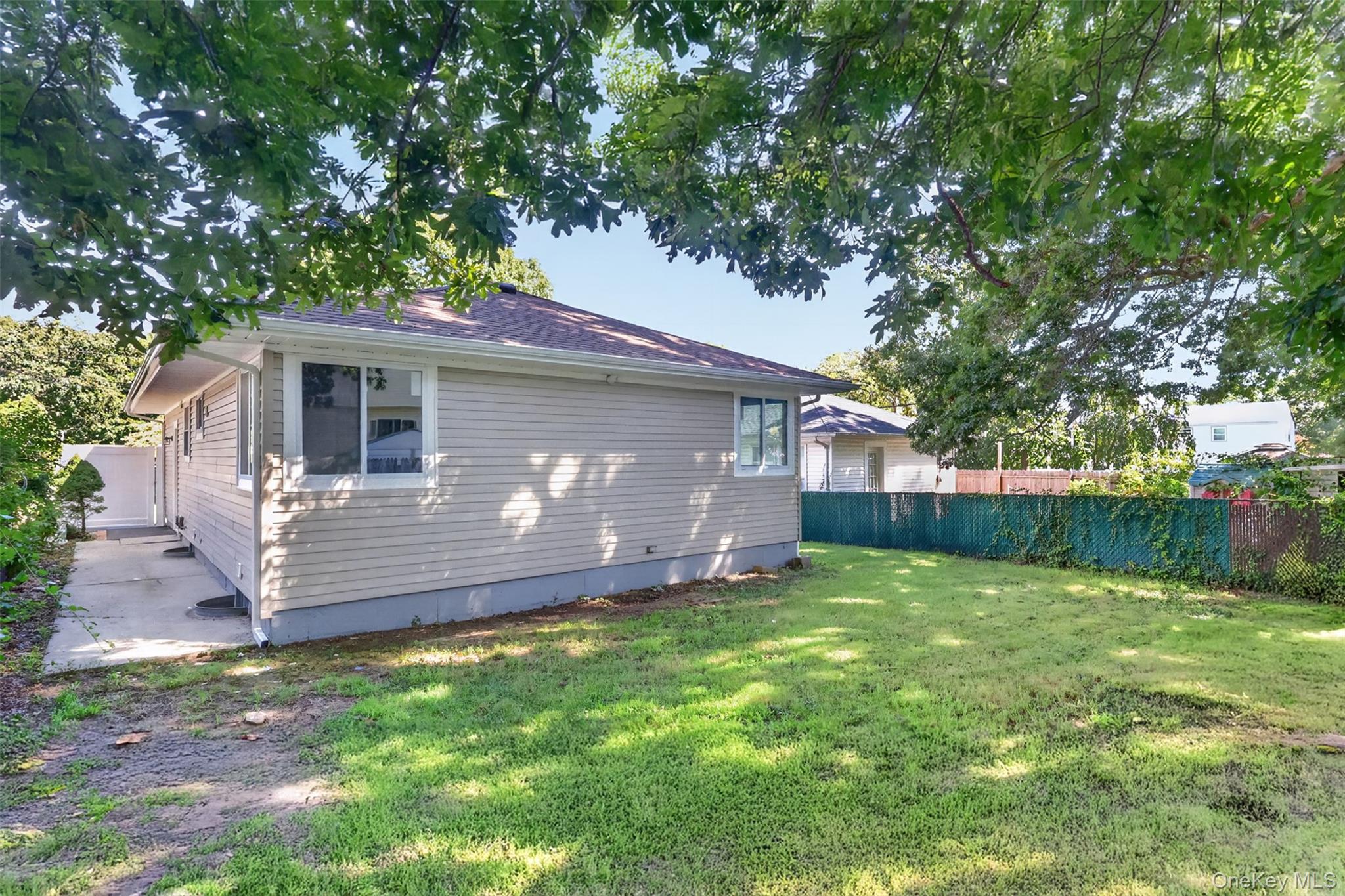 196 Burney – For Sale photo 13