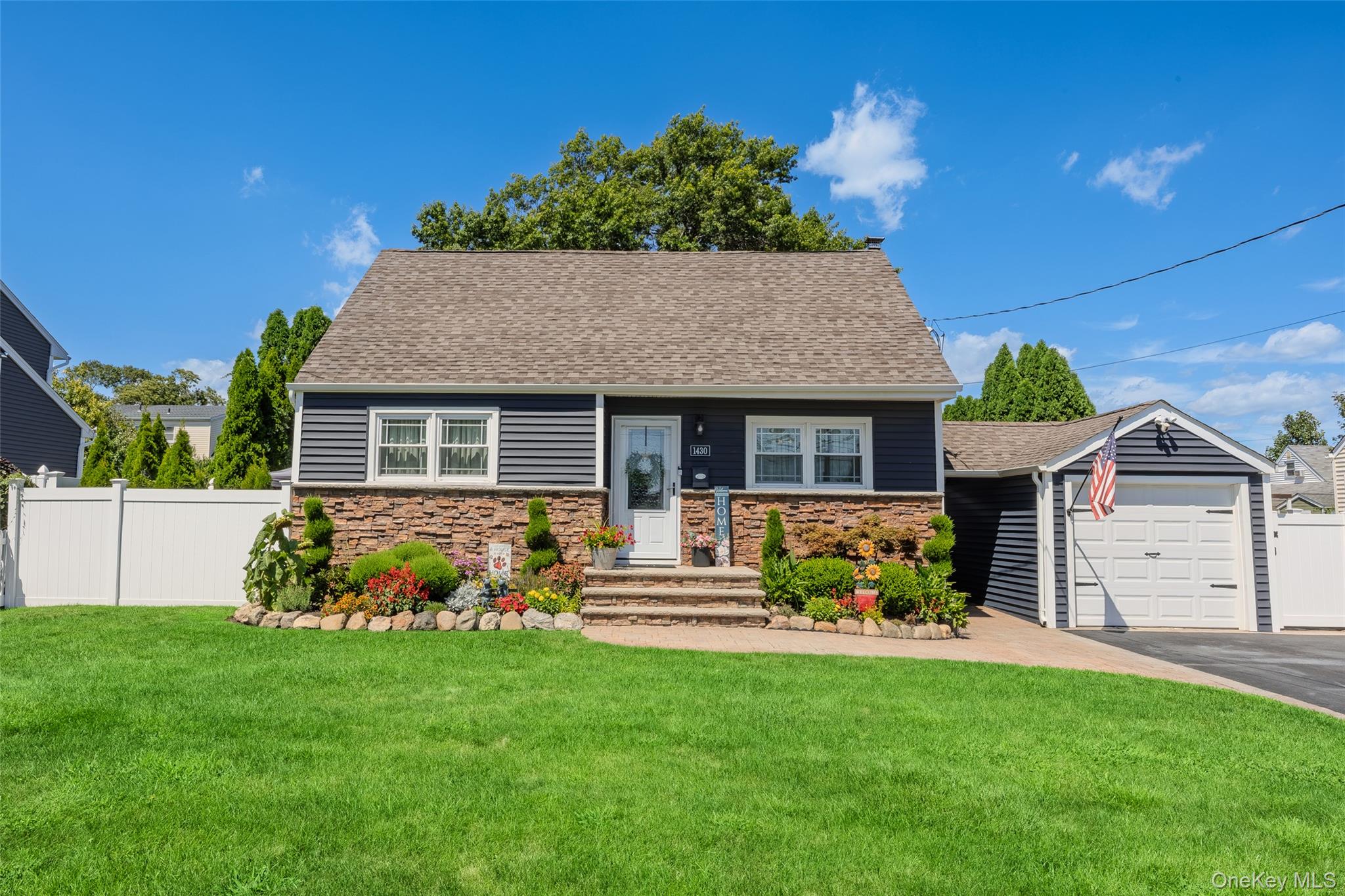 1430 12th Street – For Sale