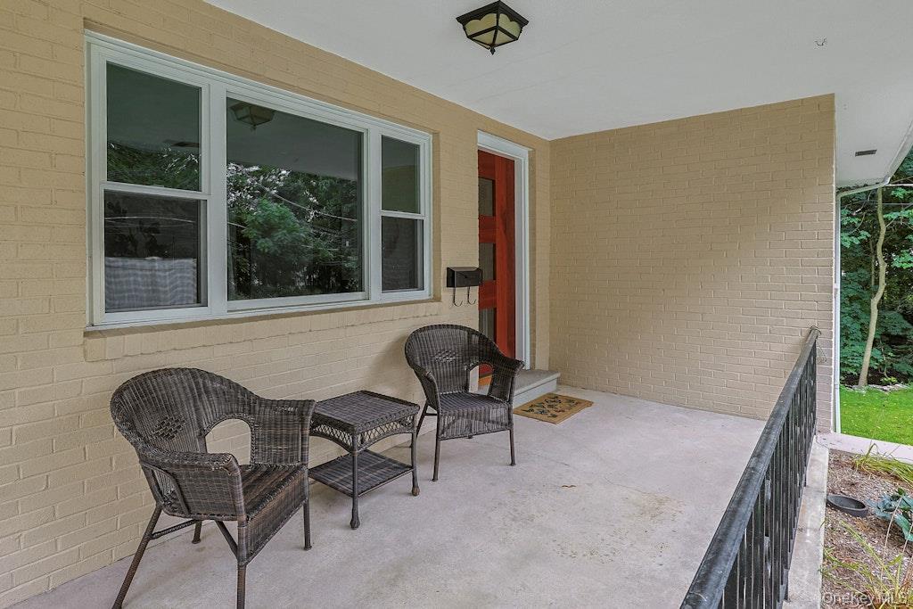20 Ravensdale Road – For Sale photo 3