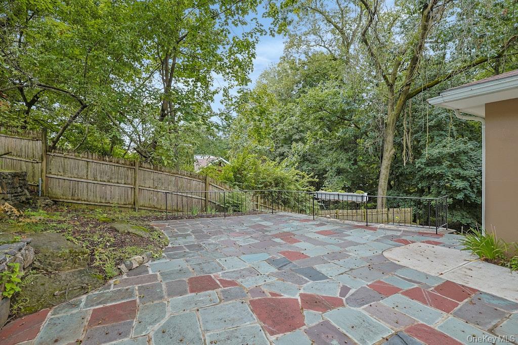 20 Ravensdale Road – For Sale photo 16