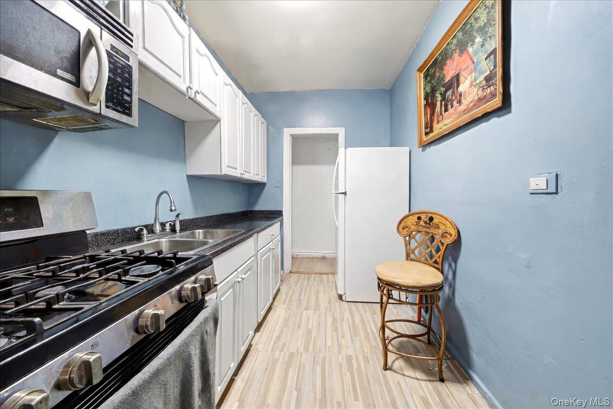 1974 Lafontaine Avenue, Unit 2E photo 6