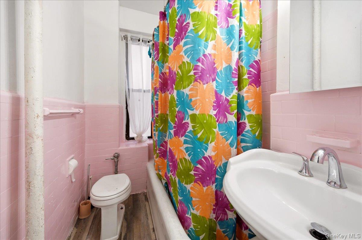 1974 Lafontaine Avenue, Unit 2E photo 9