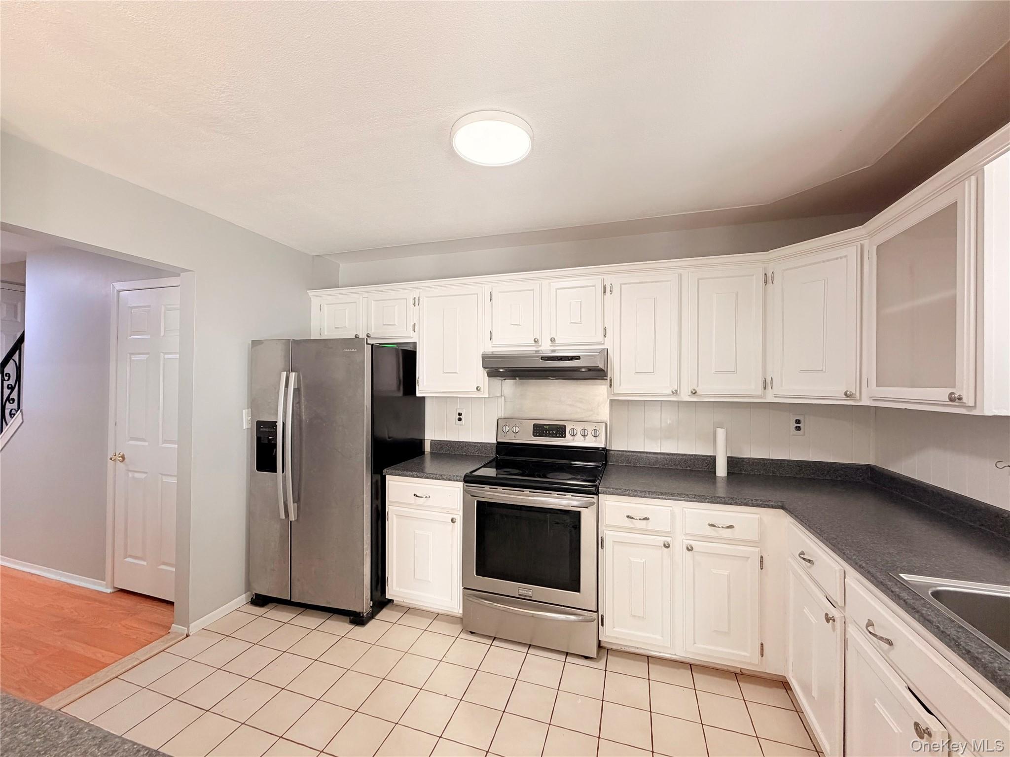 9 Heritage Drive, Unit B photo 10