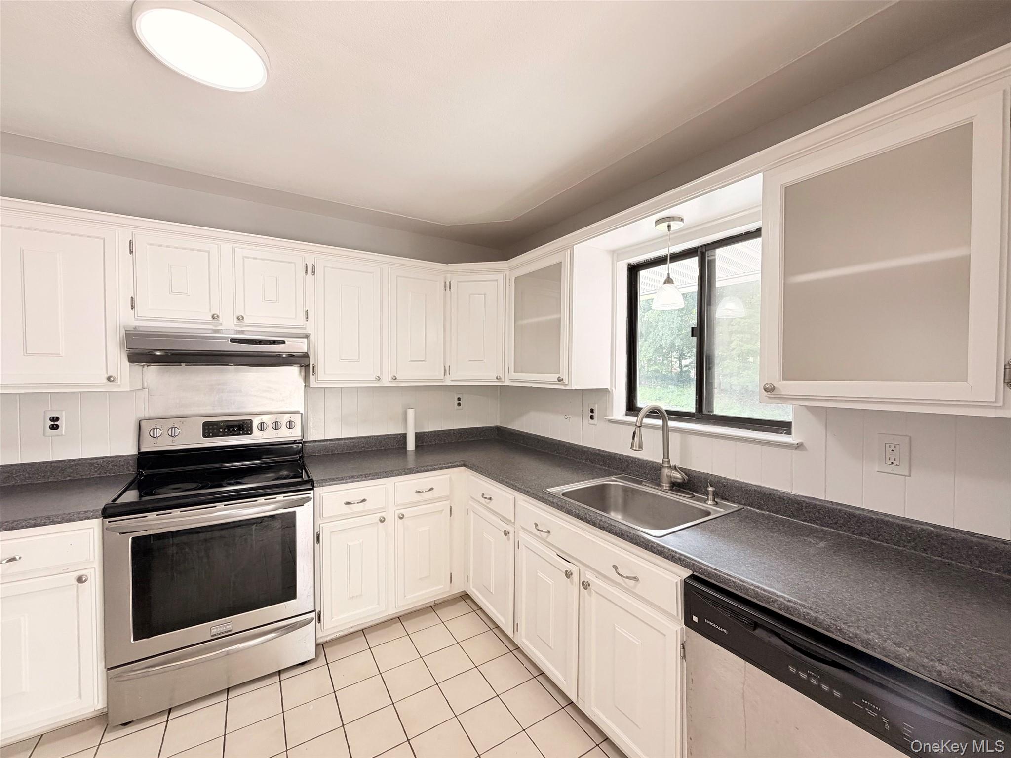 9 Heritage Drive, Unit B photo 9