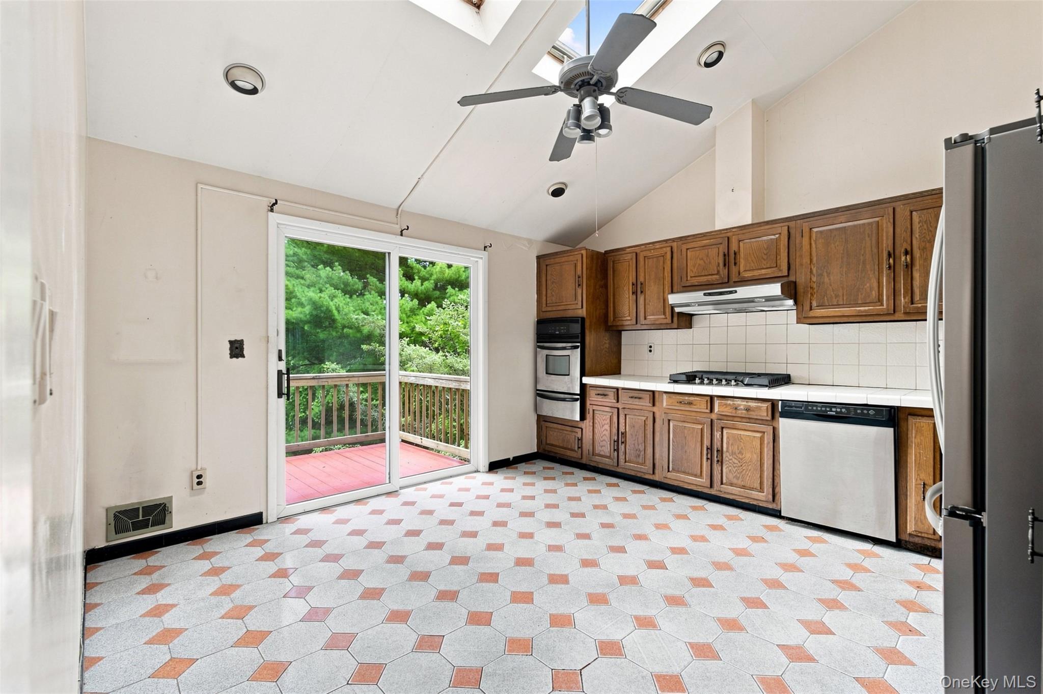 18 Bonaventure Avenue – For Sale photo 12