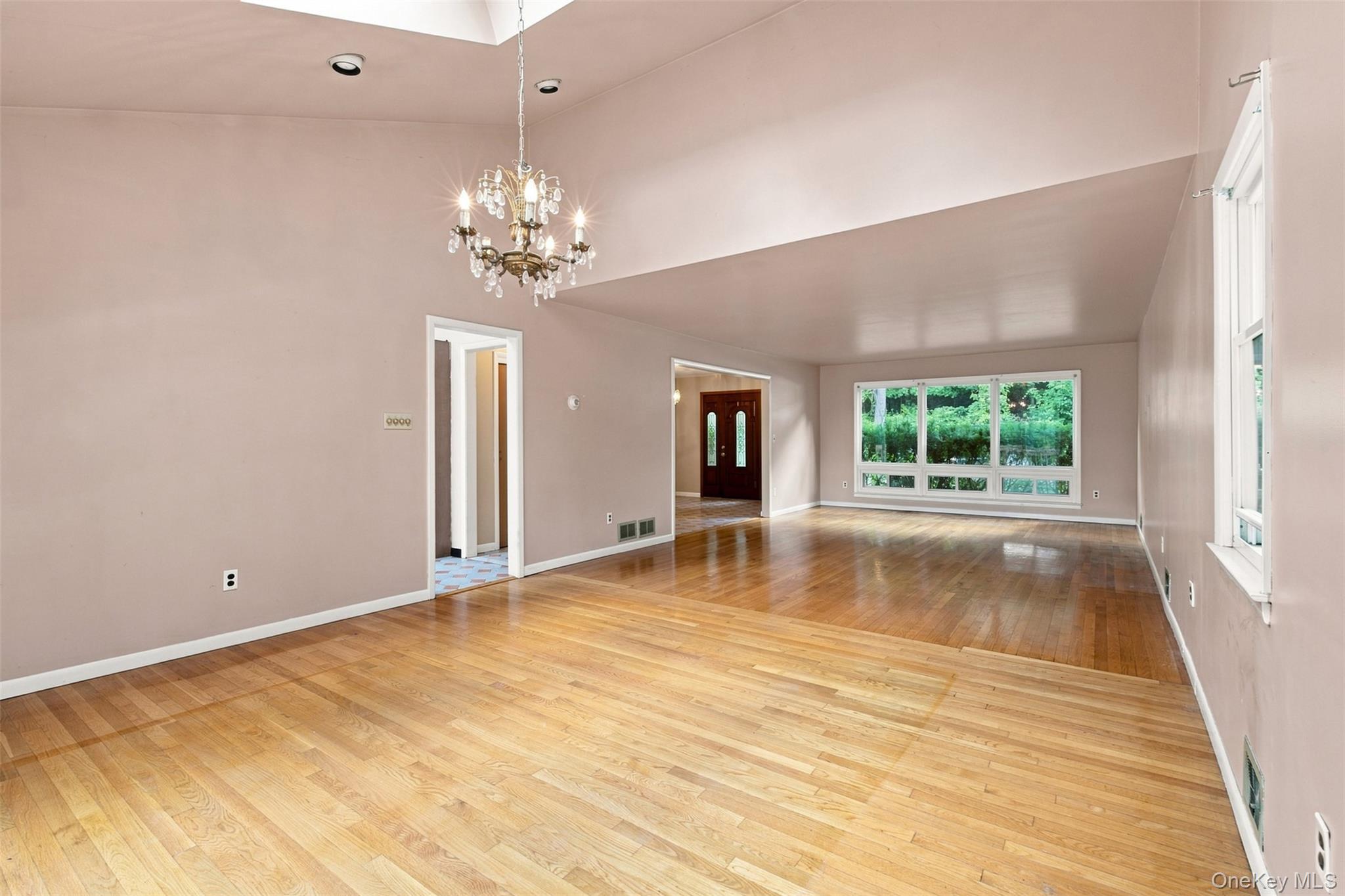 18 Bonaventure Avenue – For Sale photo 10