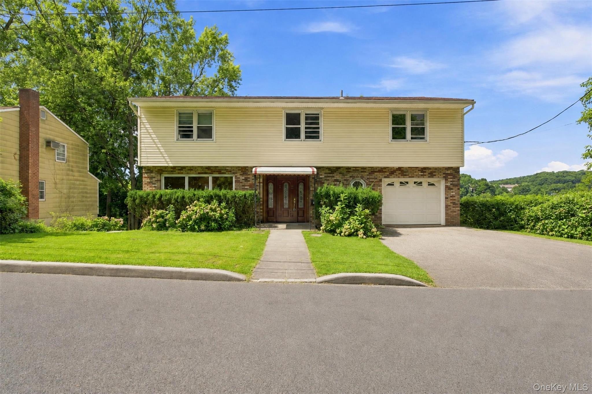 18 Bonaventure Avenue – For Sale photo 4