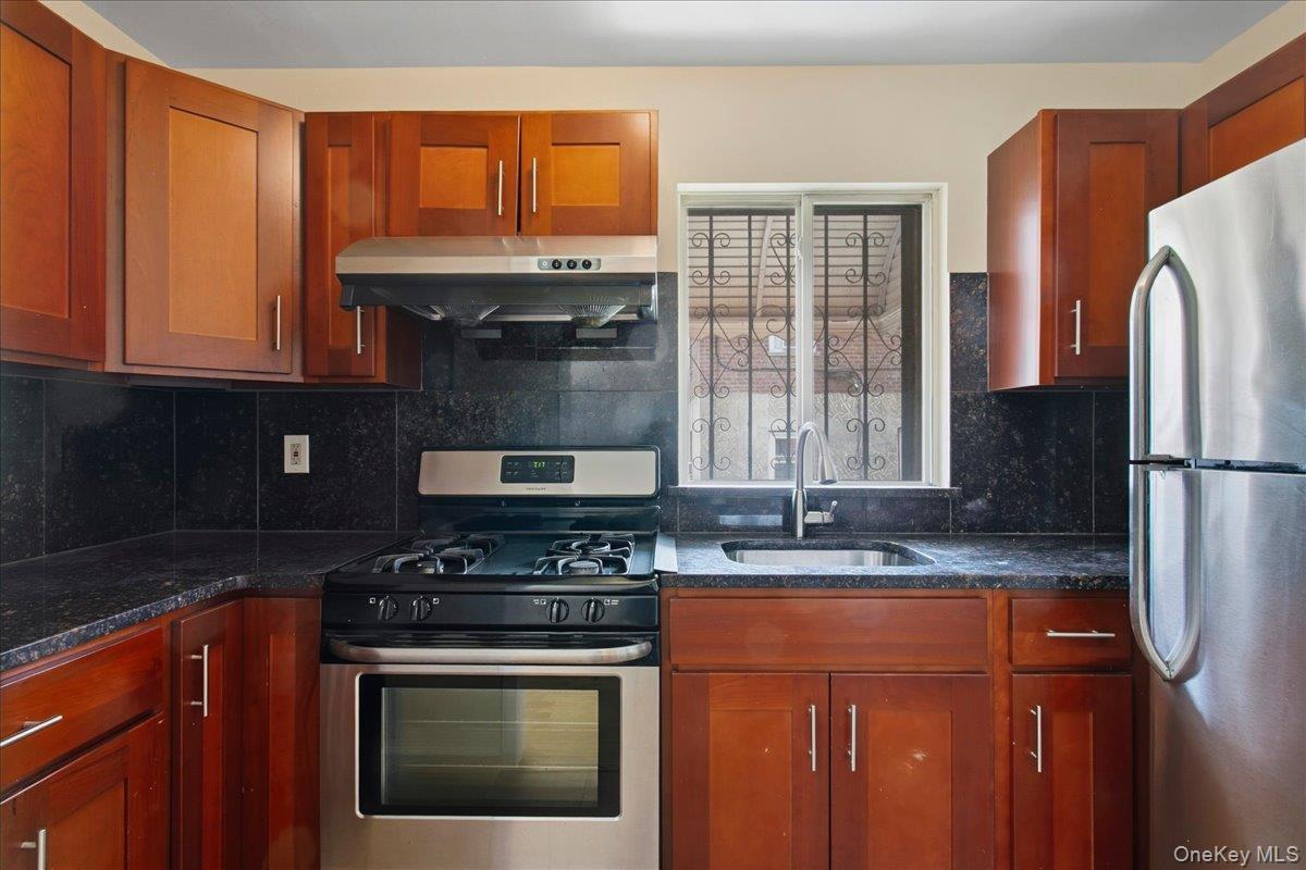 4010 De Reimer Avenue – For Sale photo 4