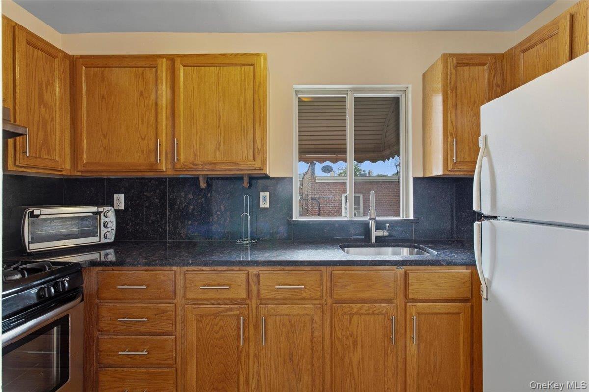 4010 De Reimer Avenue – For Sale photo 5