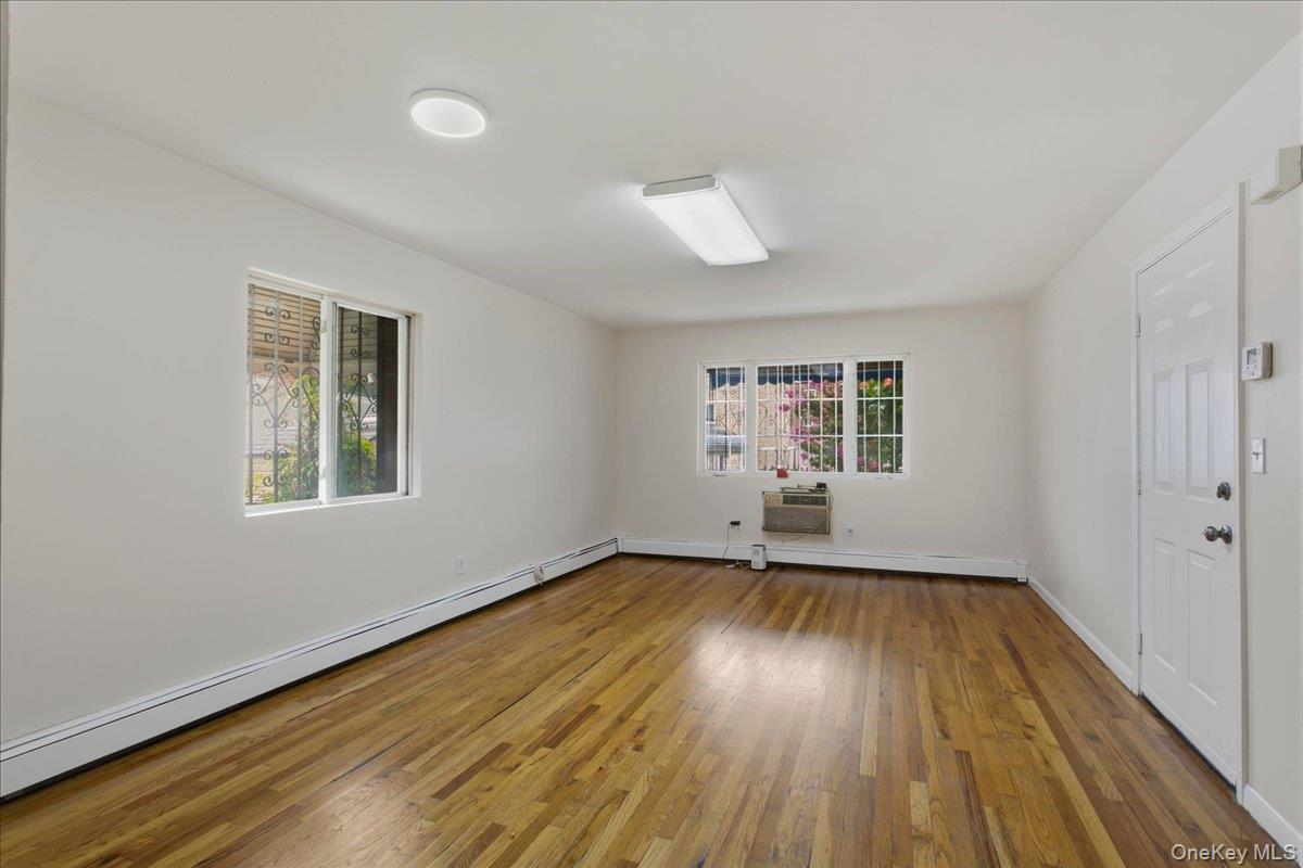 4010 De Reimer Avenue – For Sale photo 2