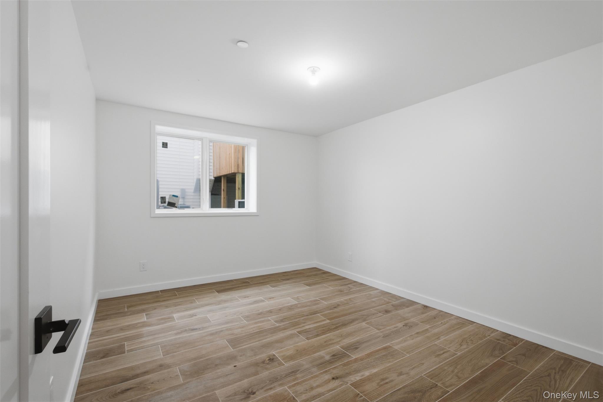 20 Singer Avenue, Unit 201 photo 35