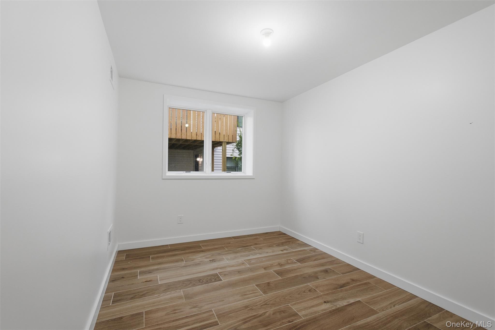 20 Singer Avenue, Unit 201 photo 33