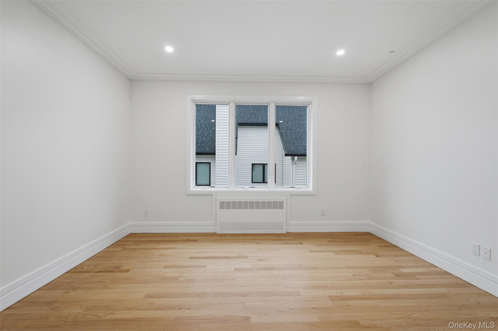 20 Singer Avenue, Unit 201 photo 25