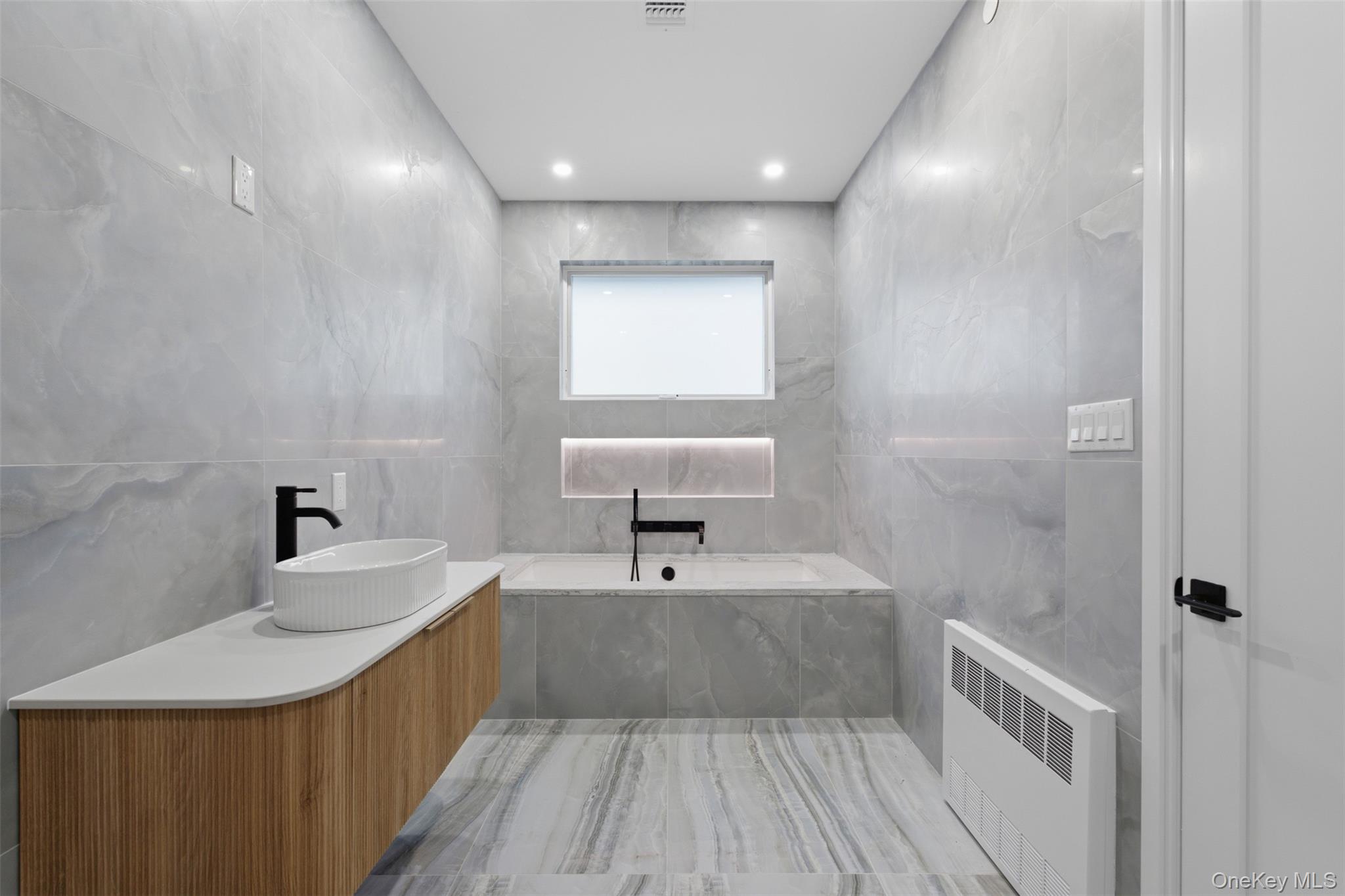 20 Singer Avenue, Unit 201 photo 29