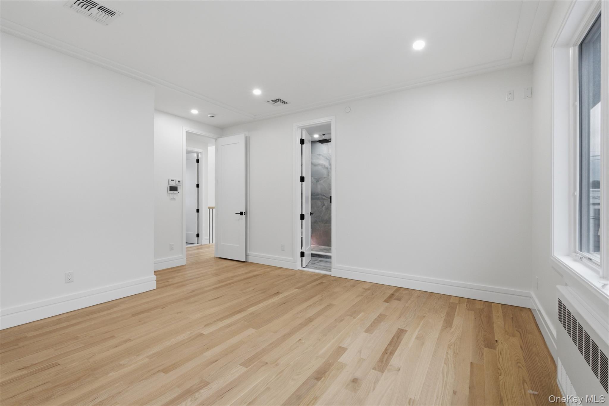20 Singer Avenue, Unit 201 photo 26