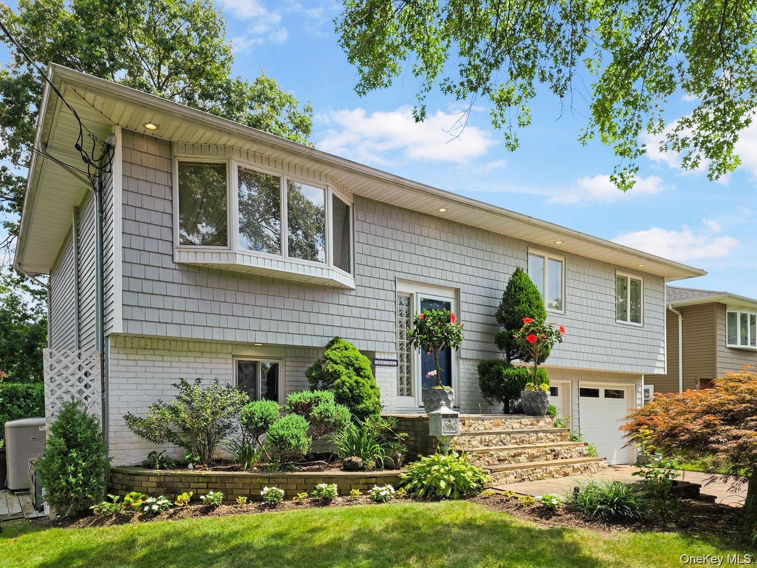 1727 Roberta Lane – For Sale
