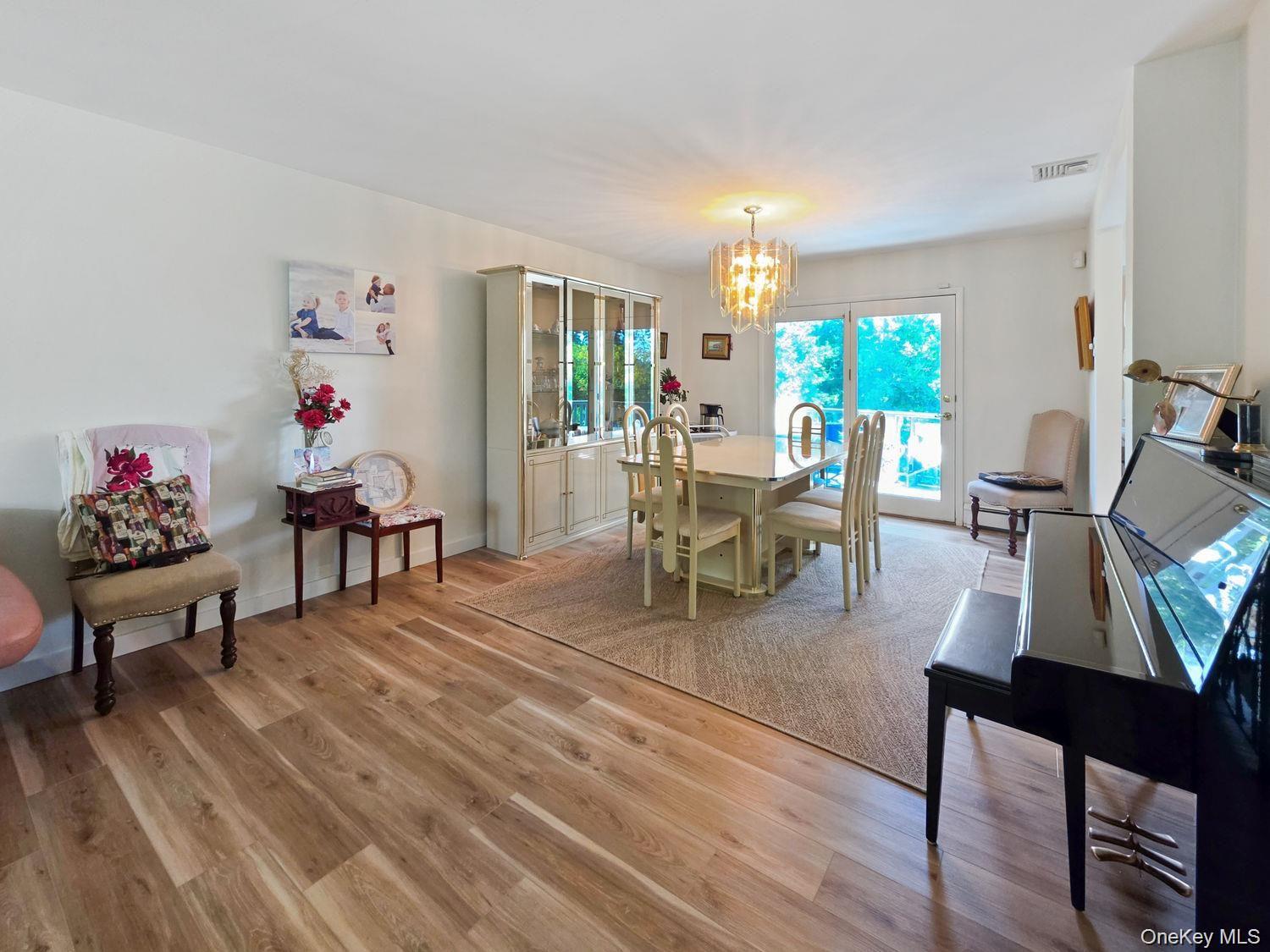 1727 Roberta Lane – For Sale photo 8