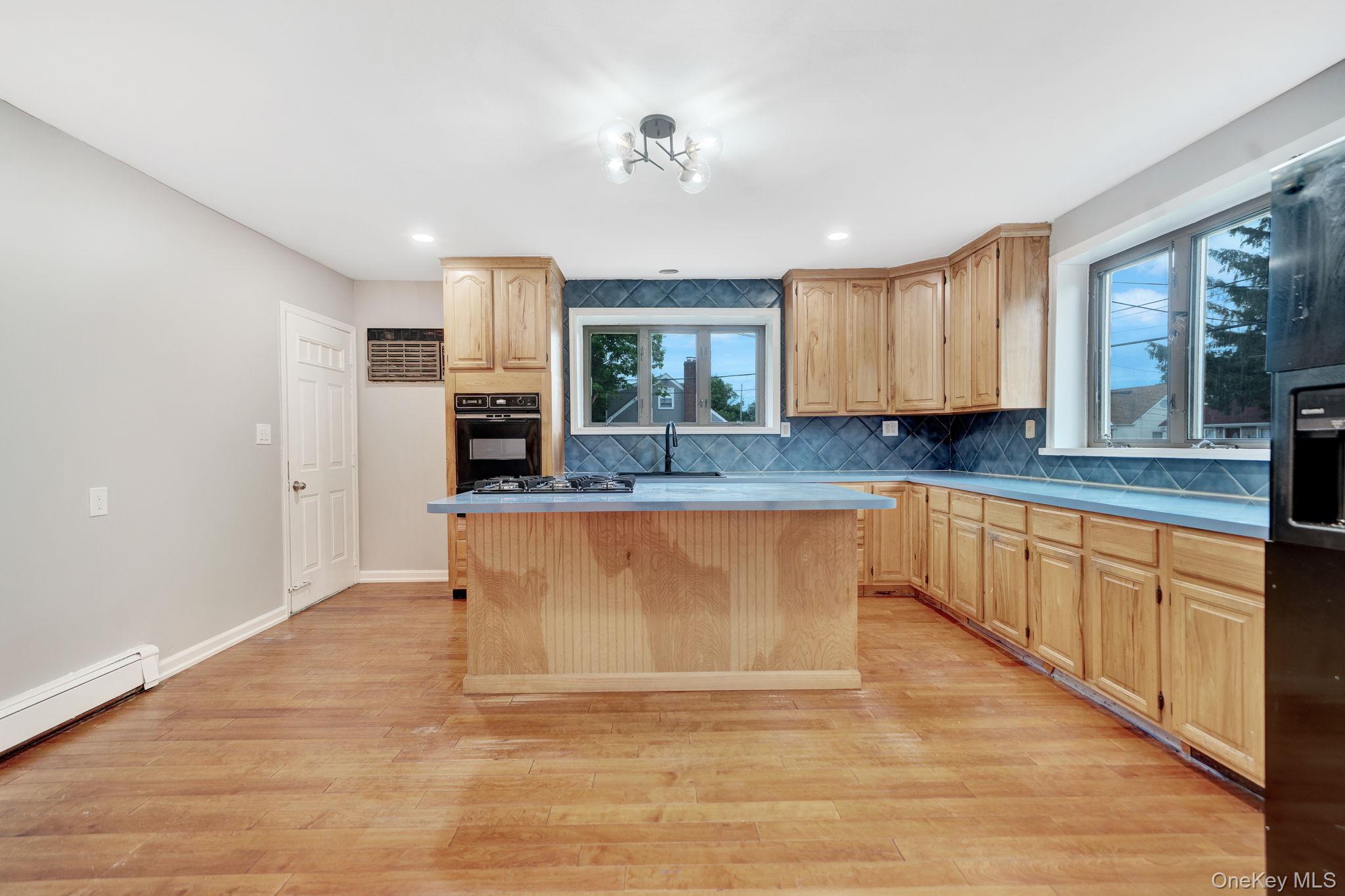634 Leonard Avenue – For Sale photo 6