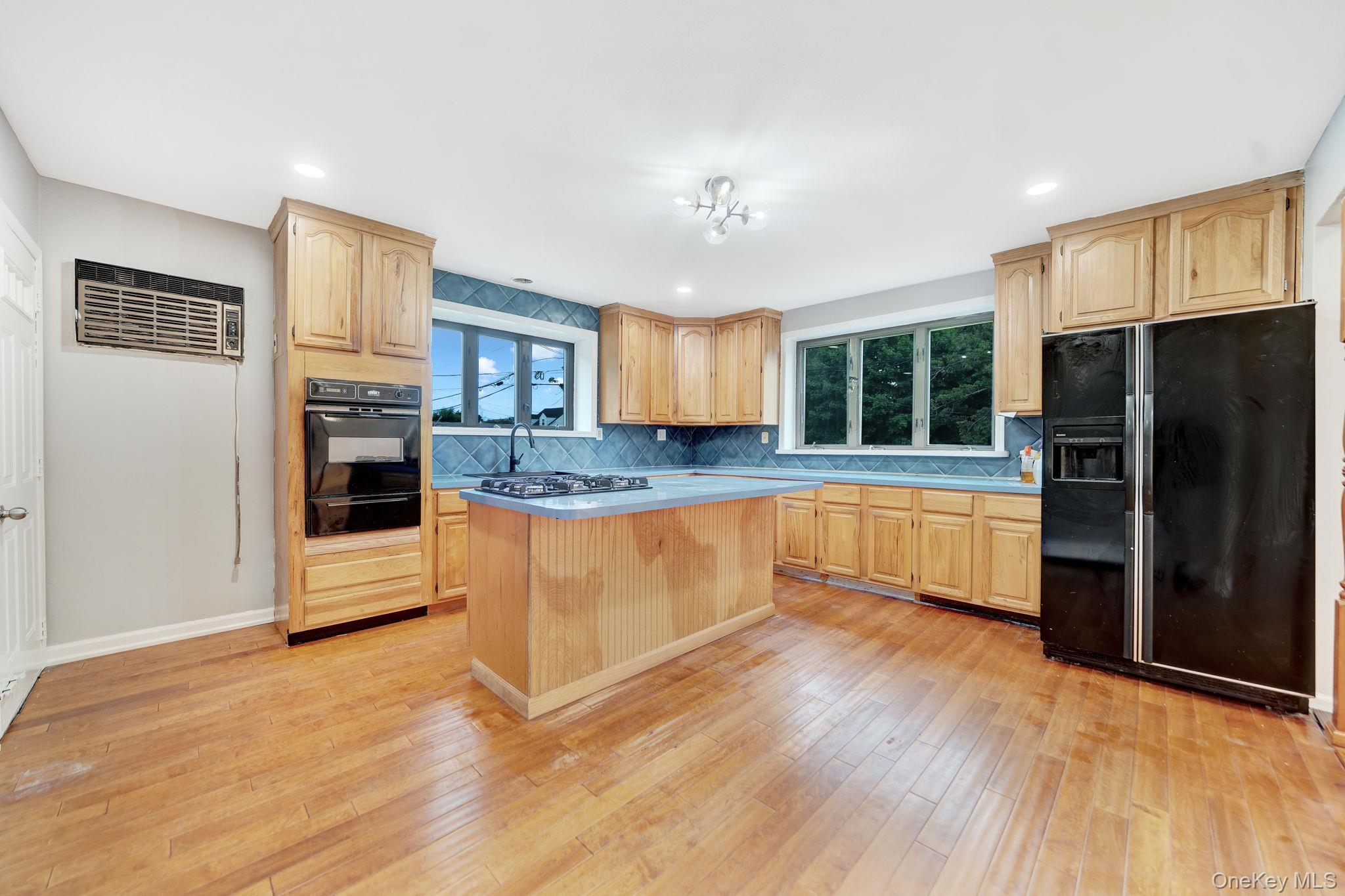 634 Leonard Avenue – For Sale photo 7